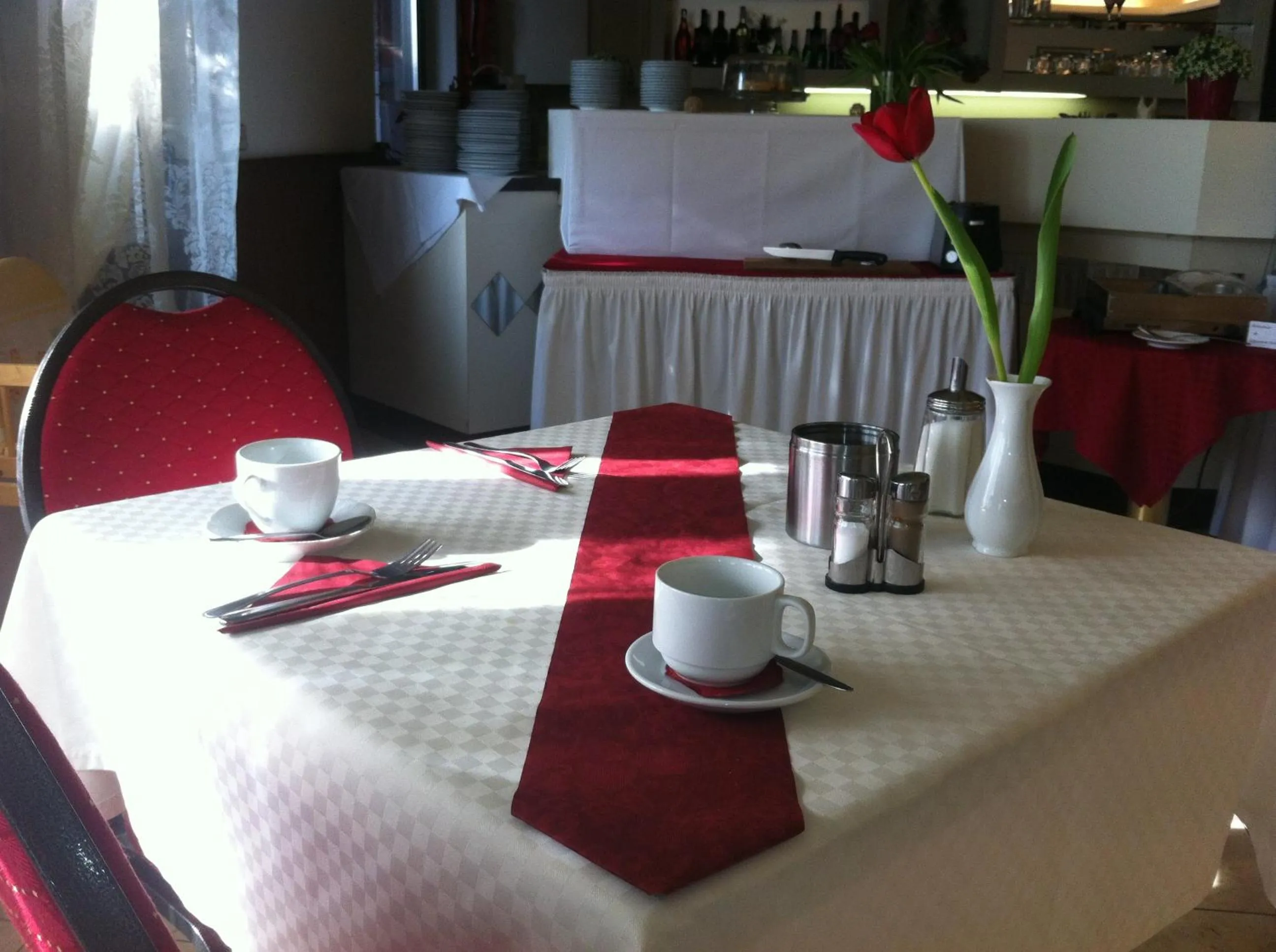Restaurant/places to eat, Bed in Cityhotel Amadeus