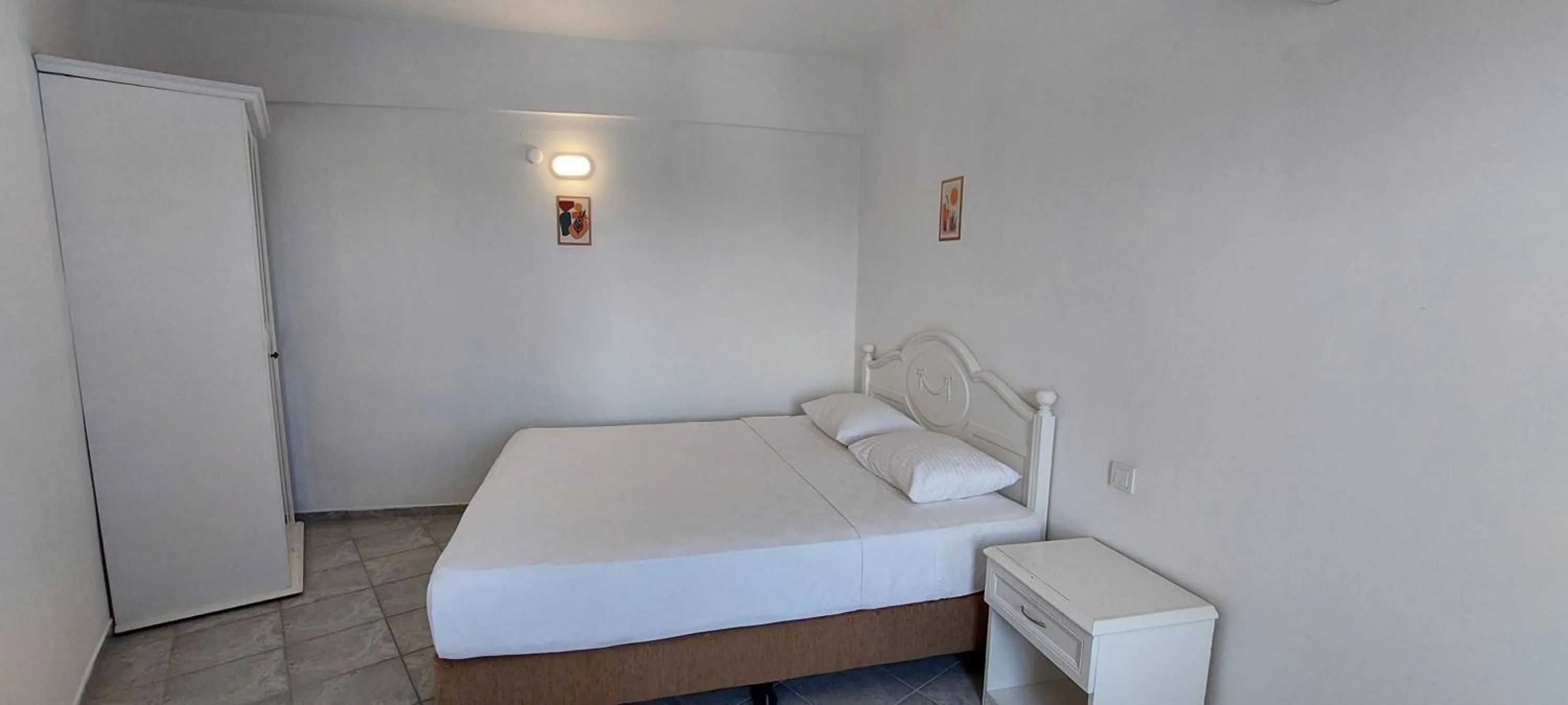 Bed in UK Hotel Kiriş