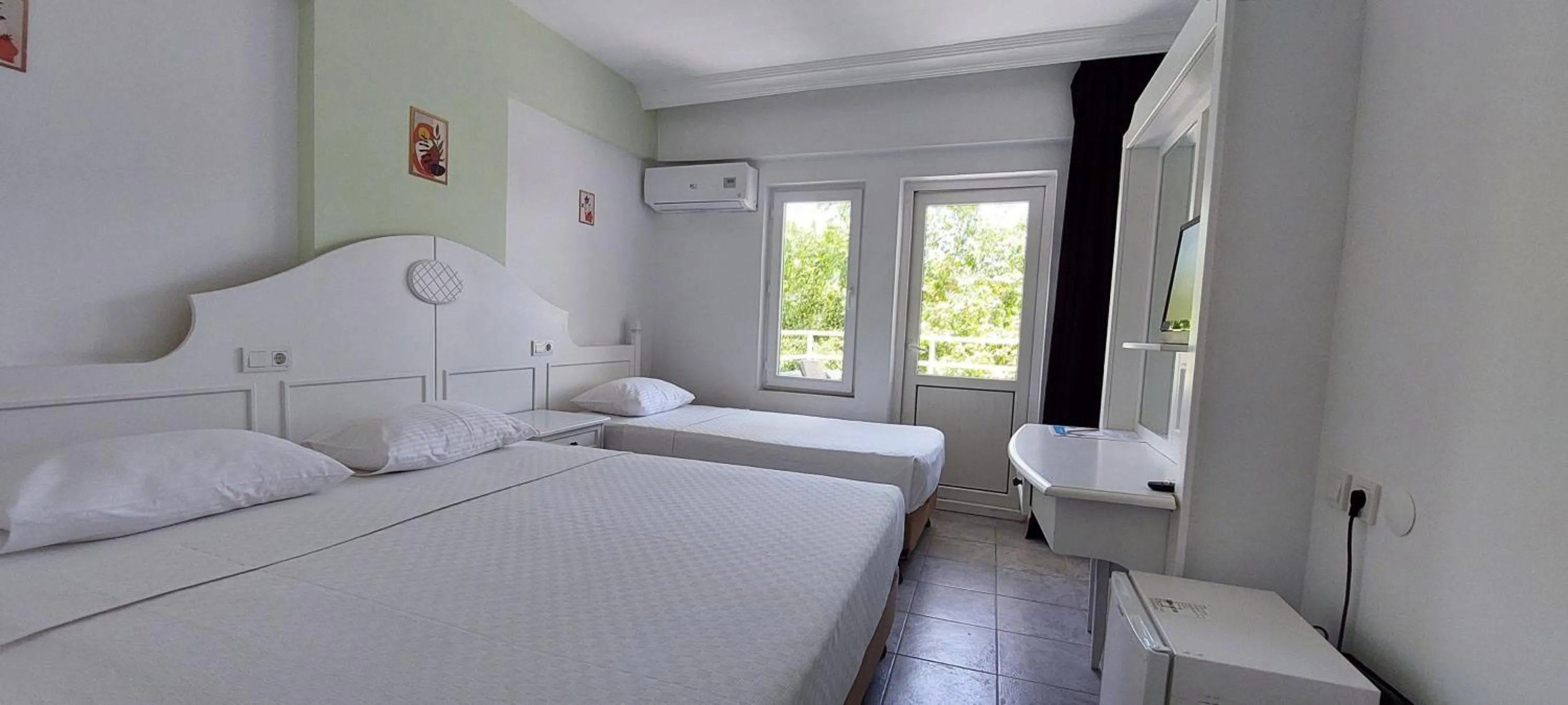 Bed in UK Hotel Kiriş