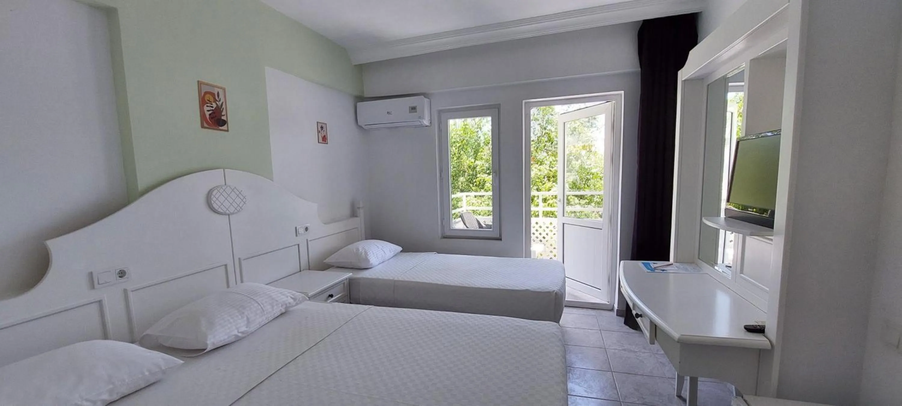 Bed in UK Hotel Kiriş