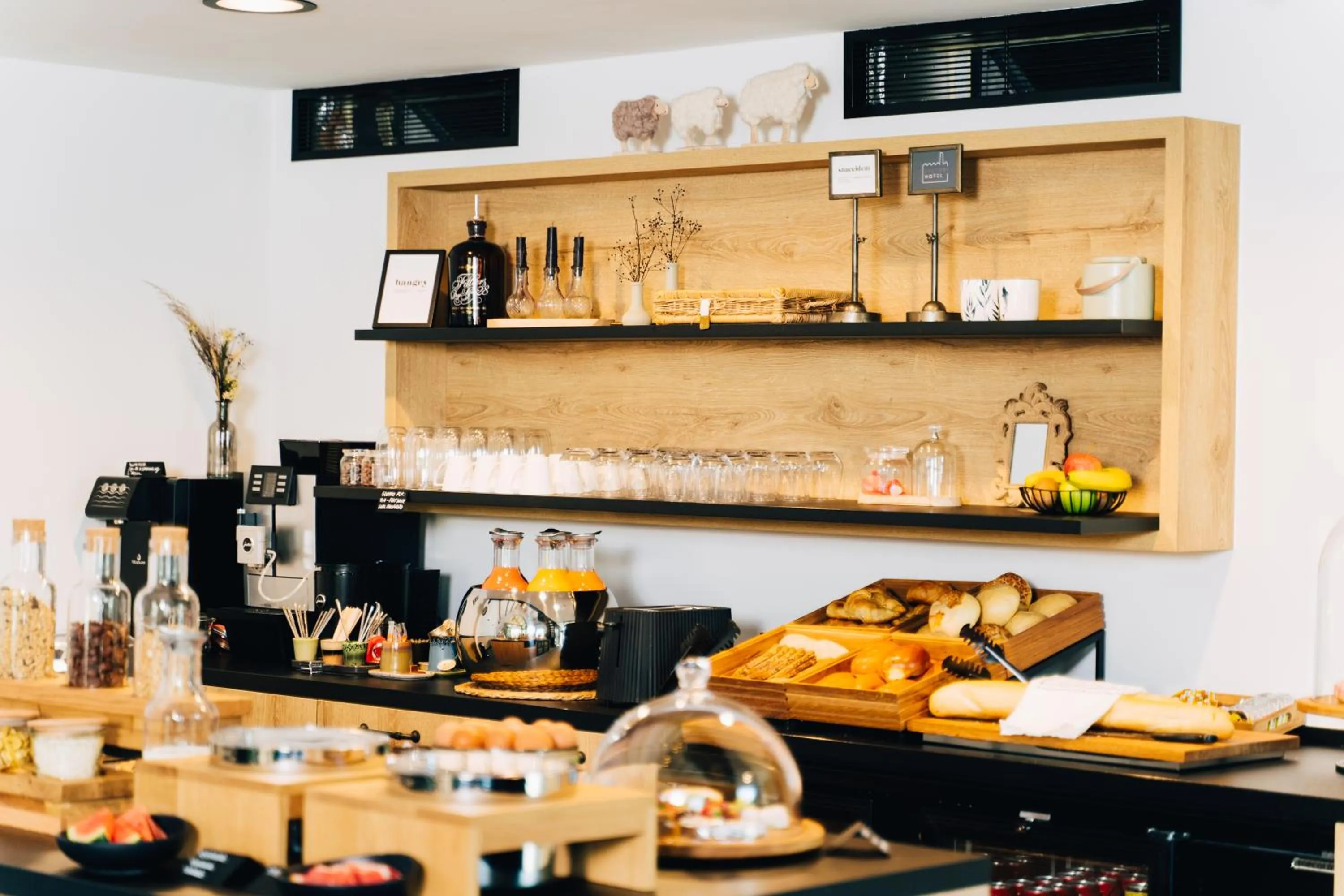 Breakfast in Factory Hotel