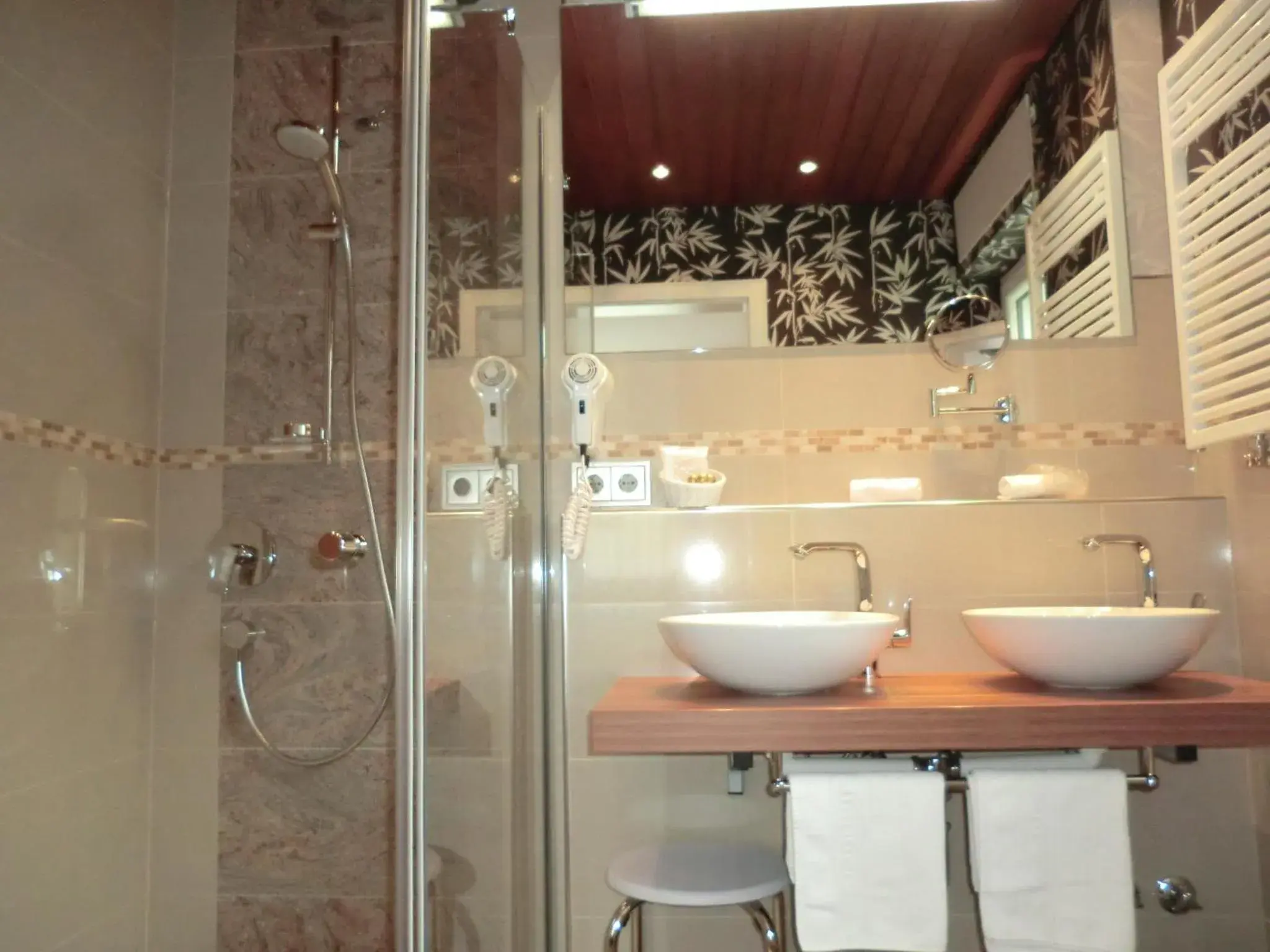 Classic Triple Room in Hotel Altenberg Classic Triple Room in Hotel Altenberg