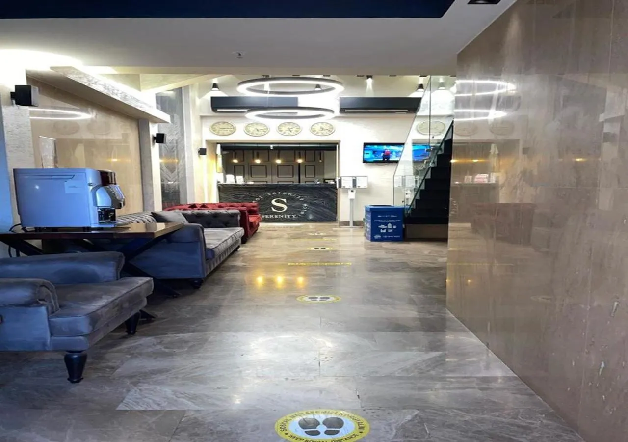 Communal lounge/ TV room in Beşiktaş Serenity Hotel