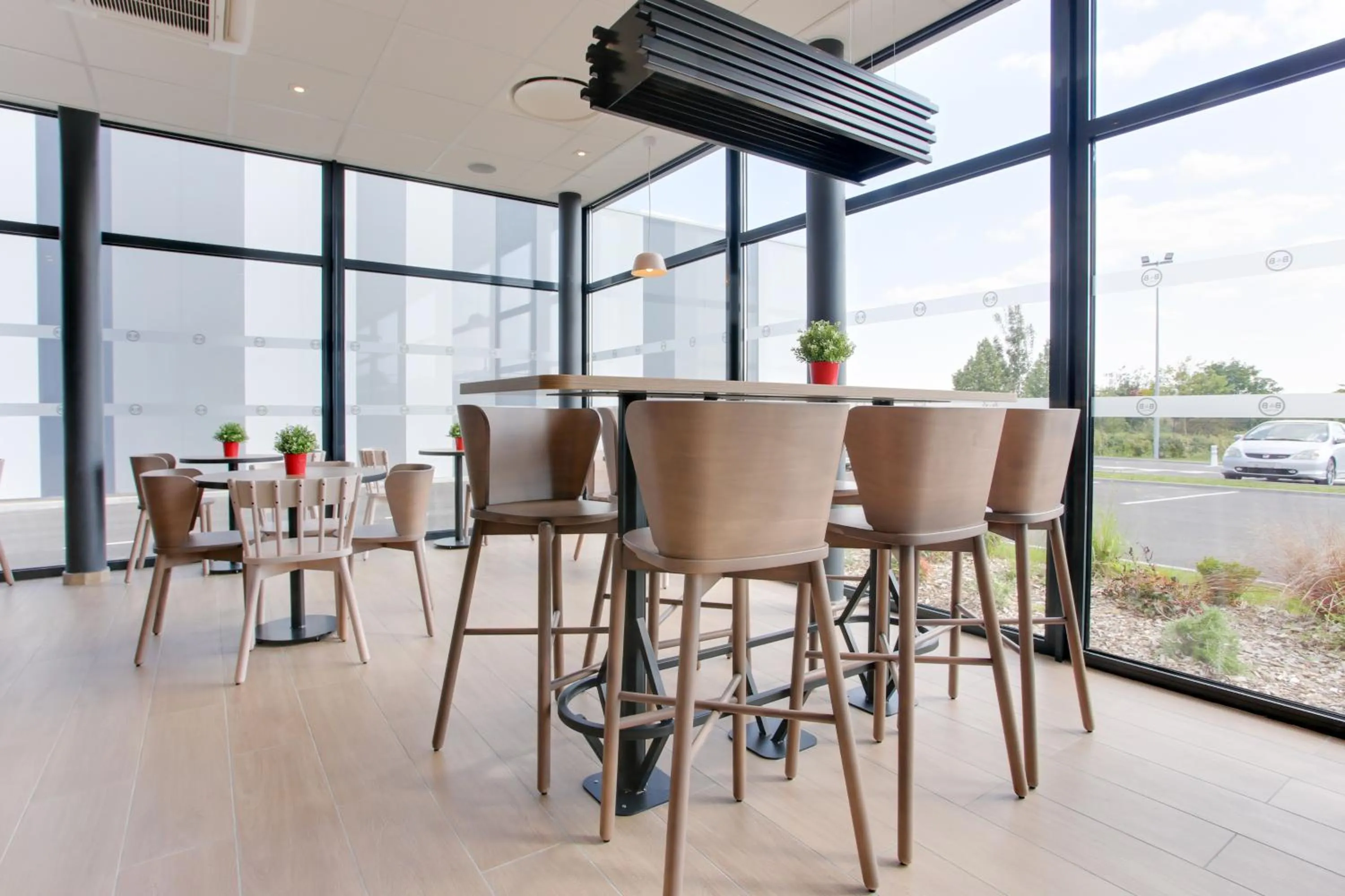 Lobby or reception in B&B HOTEL Reims Croix Blandin