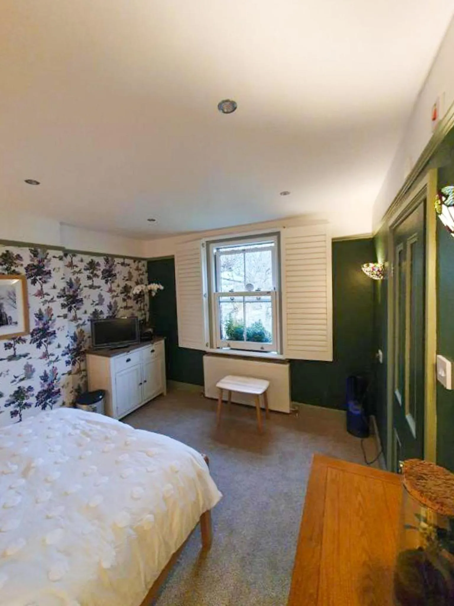 Bed in The Lodge Stanwell