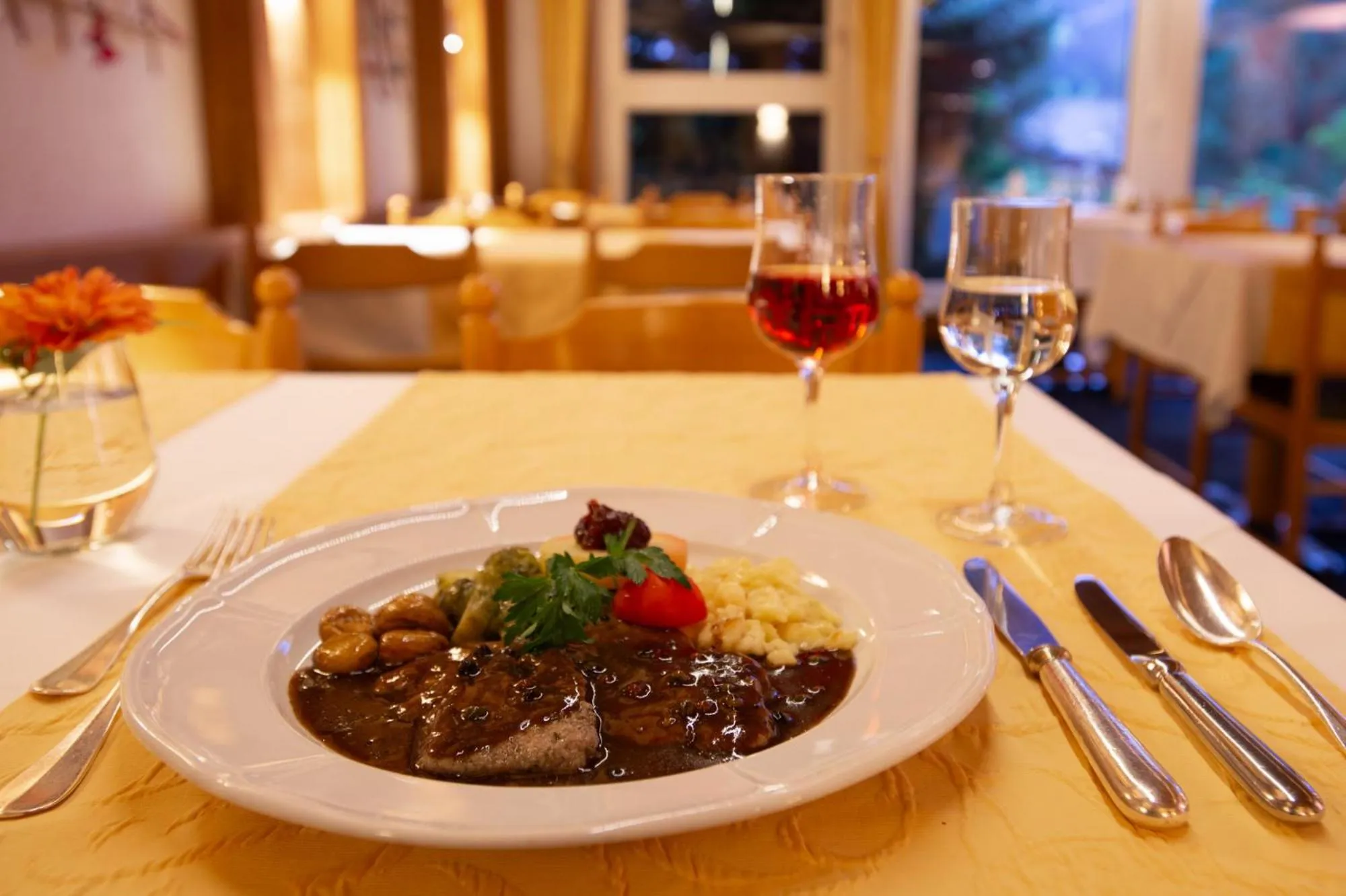 Restaurant/places to eat in Hotel Bellevue - Traditional Swiss Hideaway