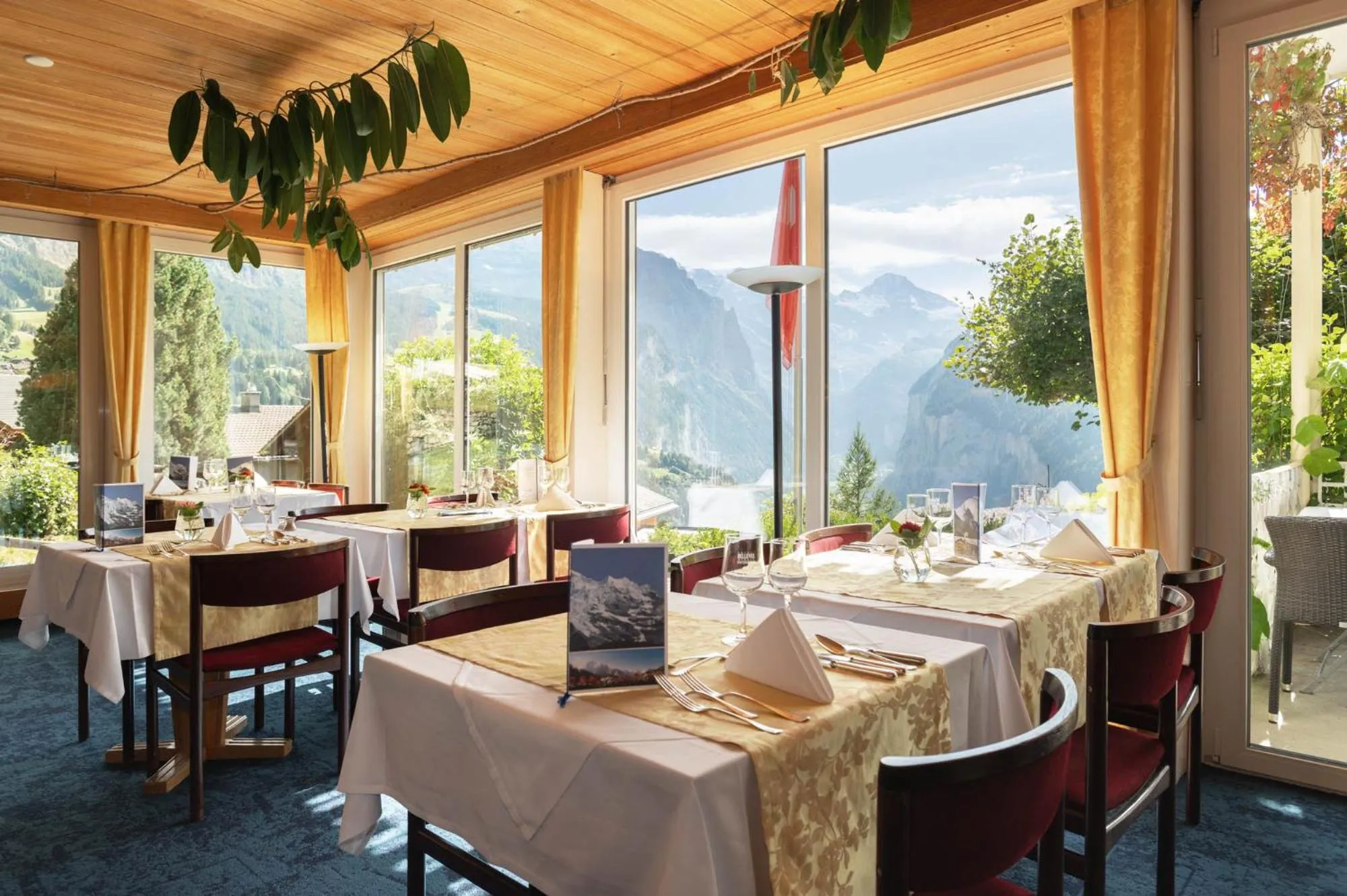 Restaurant/places to eat in Hotel Bellevue - Traditional Swiss Hideaway