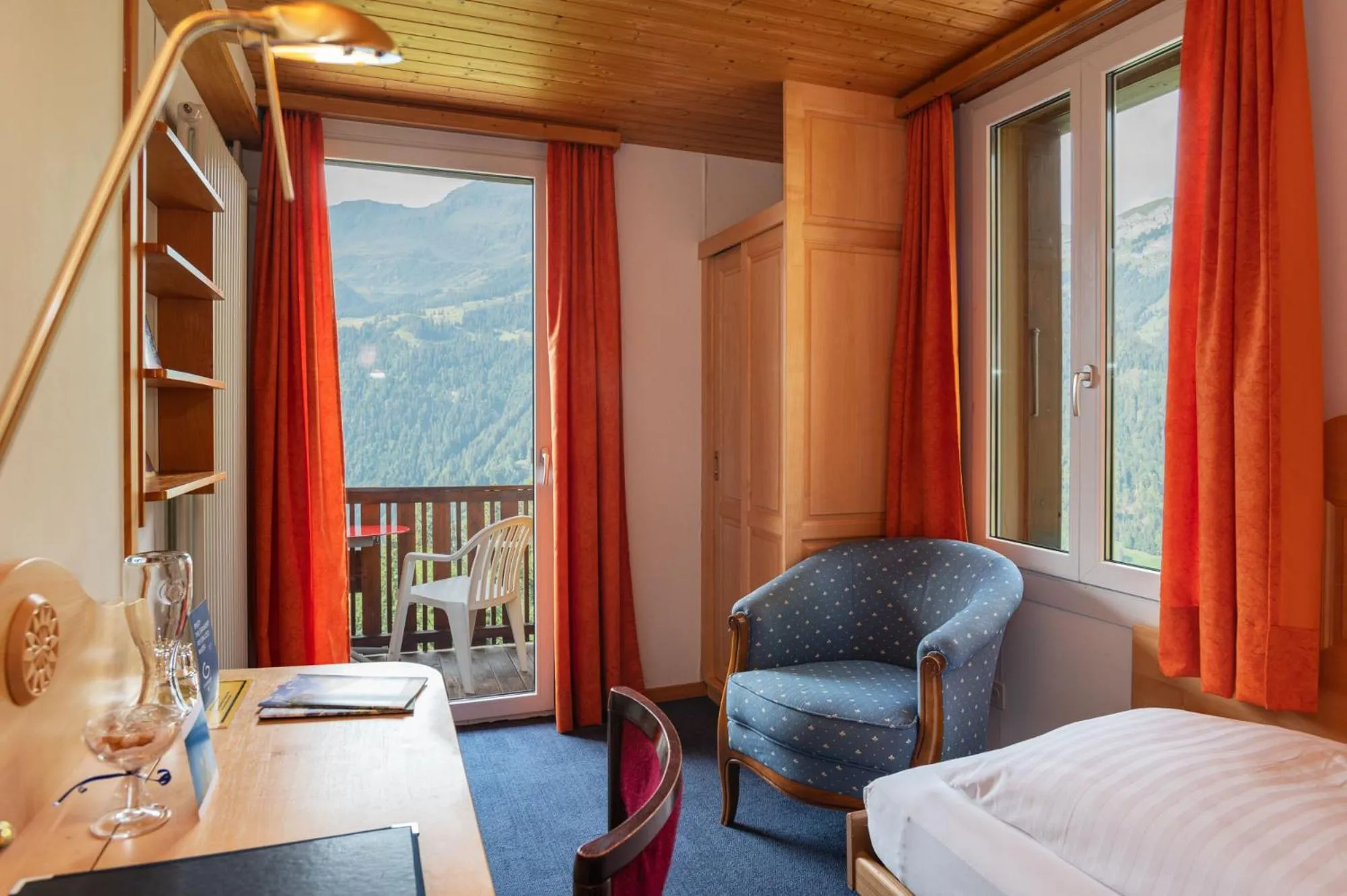Hotel Bellevue - Traditional Swiss Hideaway