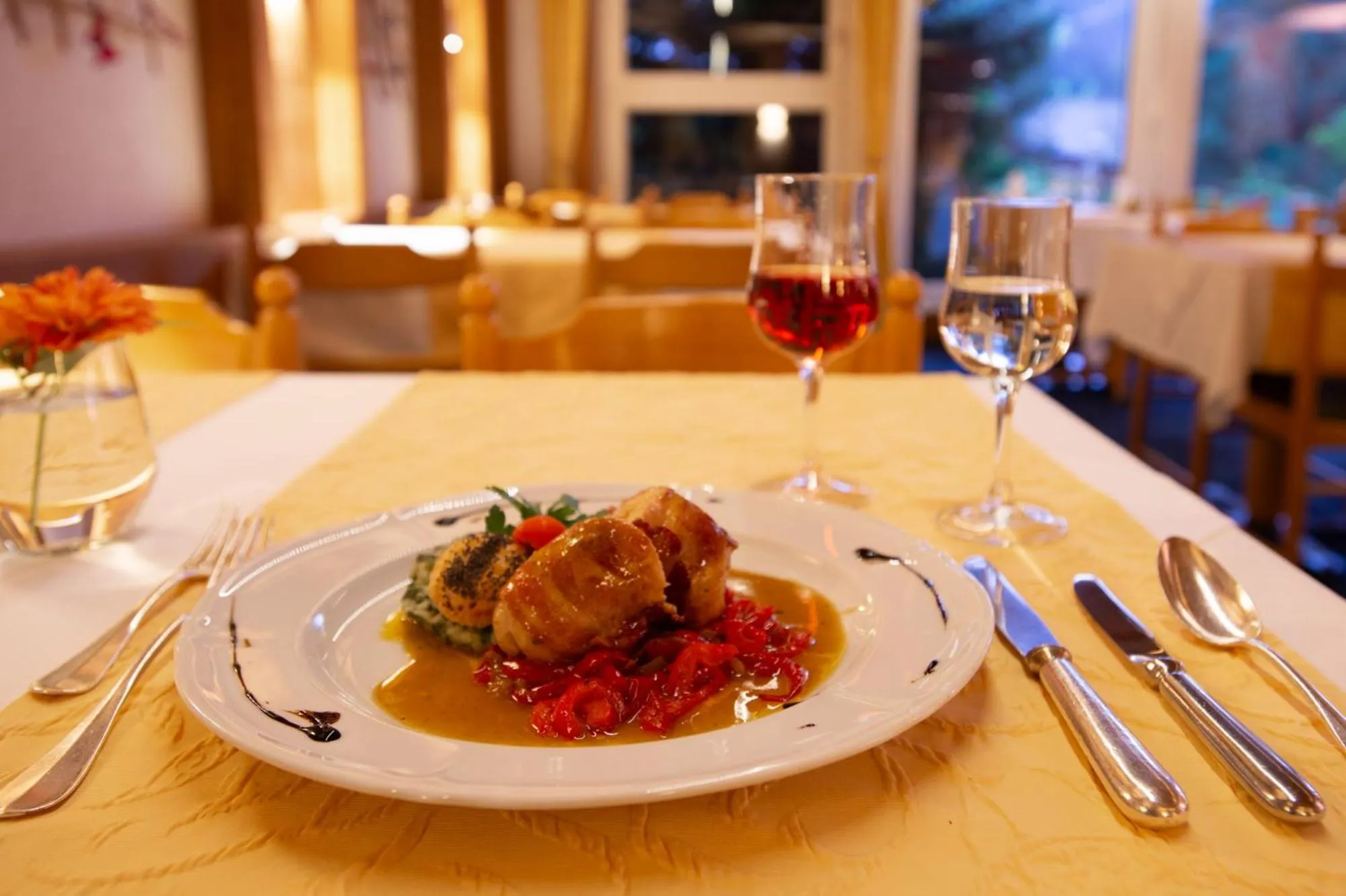 Restaurant/places to eat in Hotel Bellevue - Traditional Swiss Hideaway