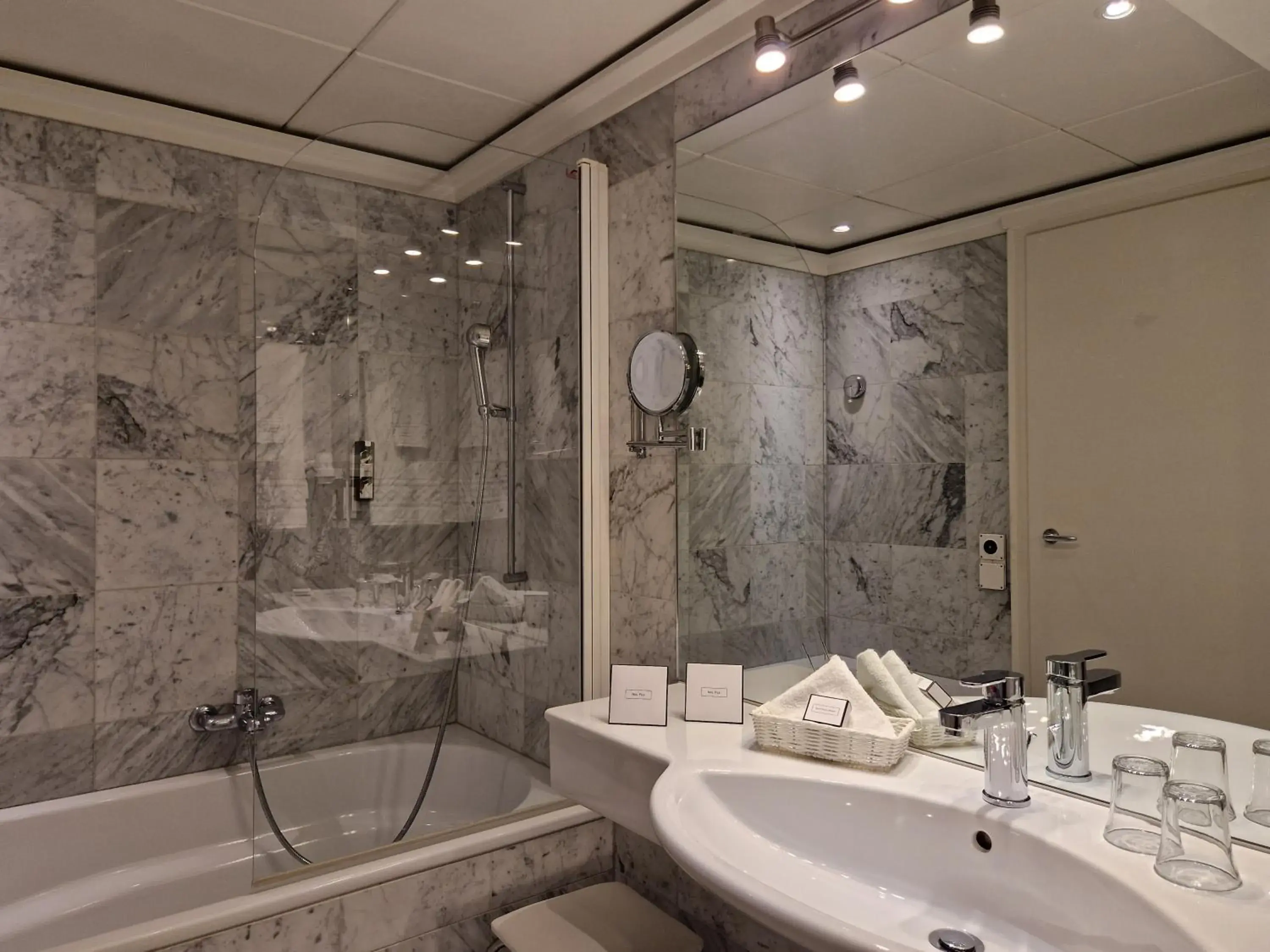 Junior Suite - single occupancy in Hotel Athmos Junior Suite - single occupancy in Hotel Athmos