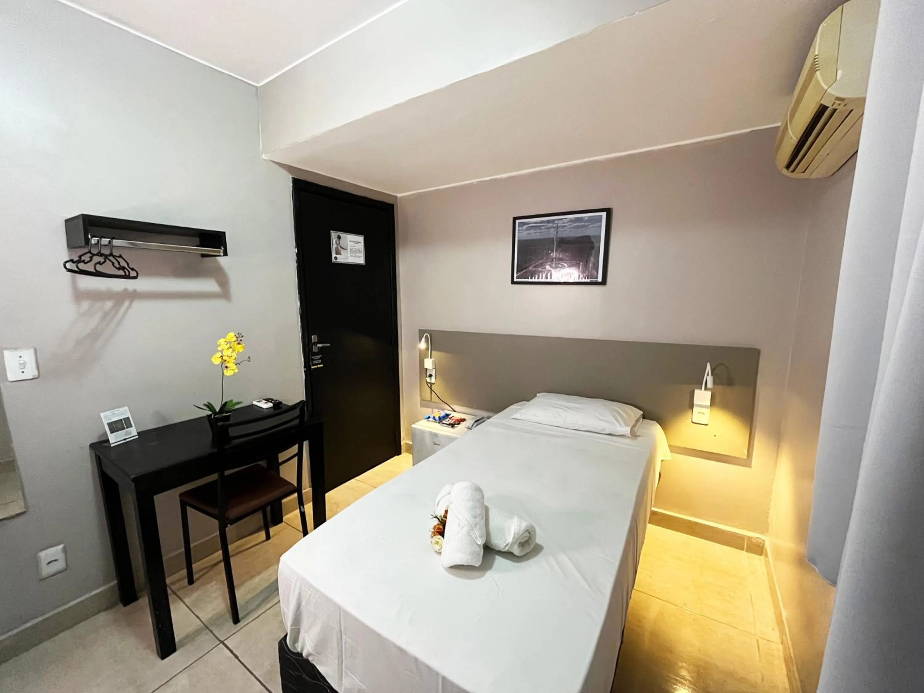 Bed in Hotel Montana Aeroporto by Bsb Inn