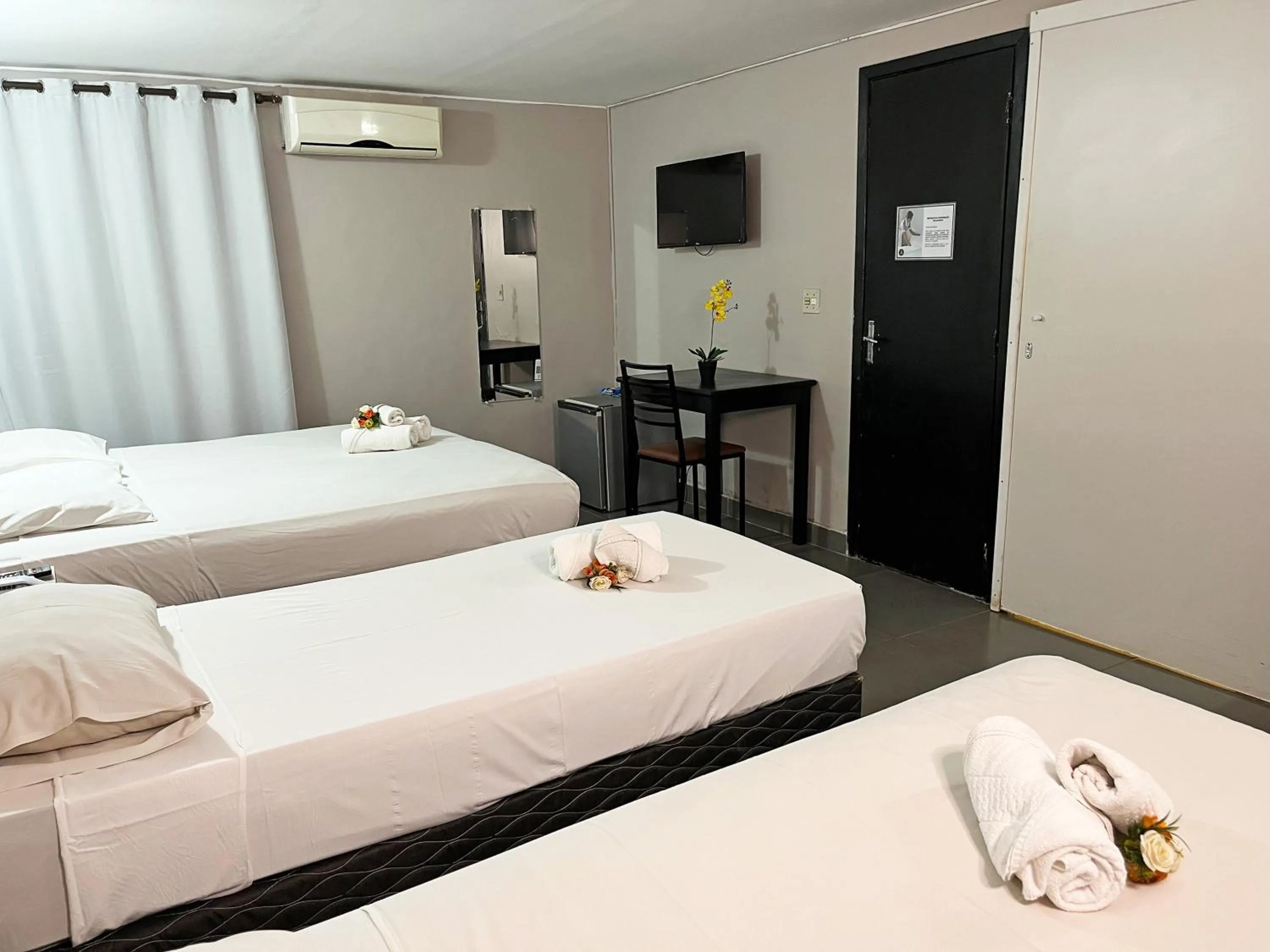 Bed in Hotel Montana Aeroporto by Bsb Inn