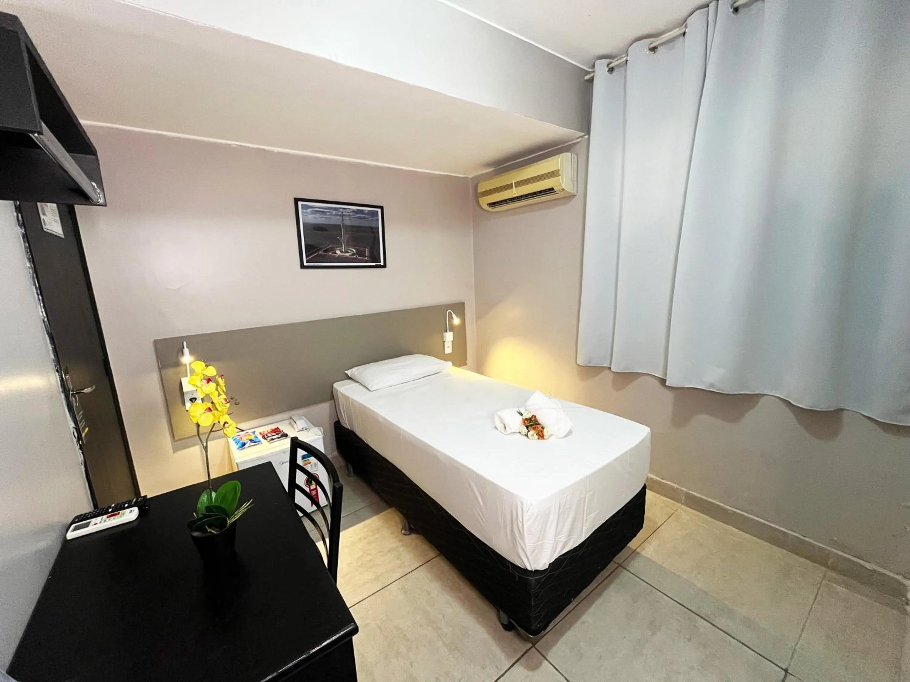 Bed in Hotel Montana Aeroporto by Bsb Inn