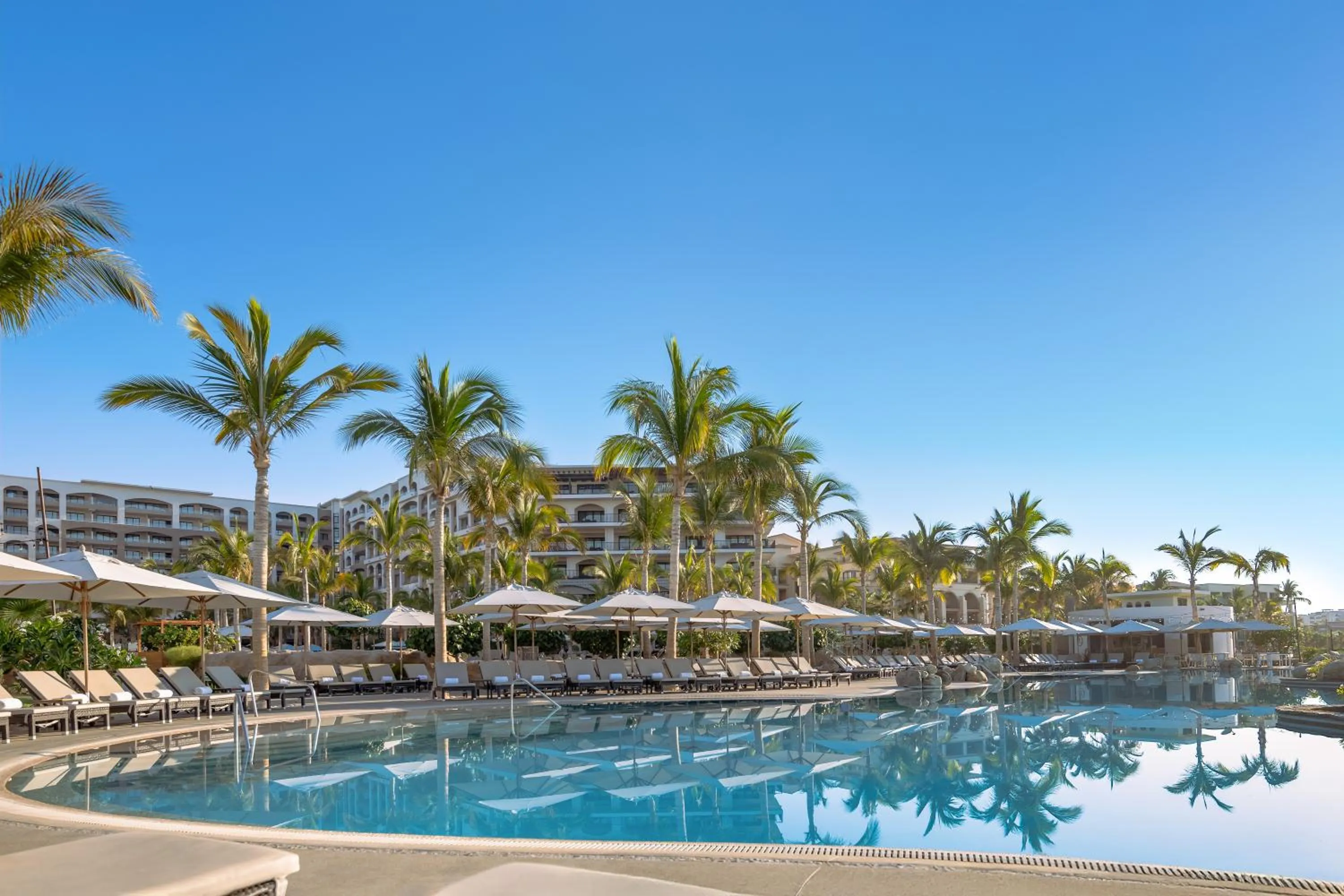 Swimming pool in Villa La Valencia Beach Resort & Spa Los Cabos