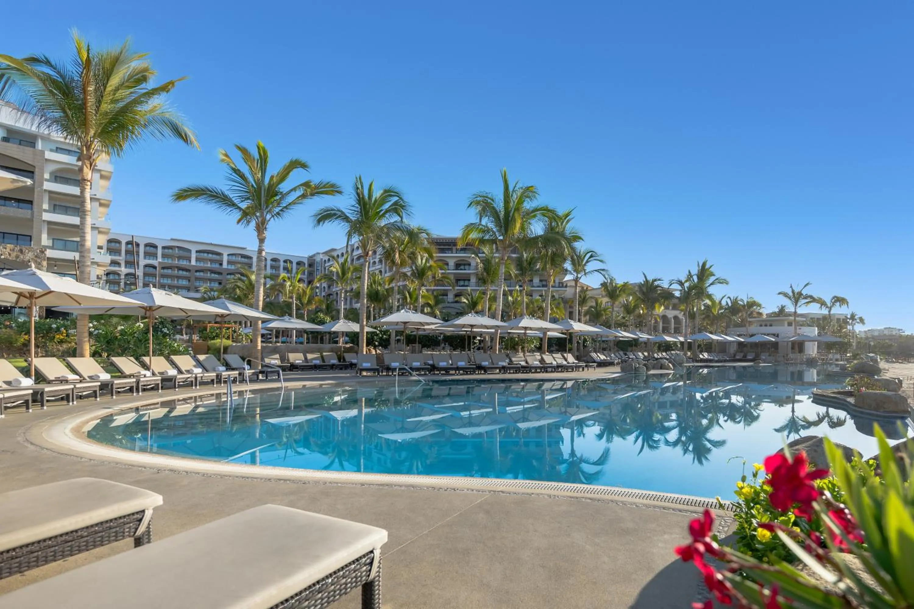 Swimming pool in Villa La Valencia Beach Resort & Spa Los Cabos