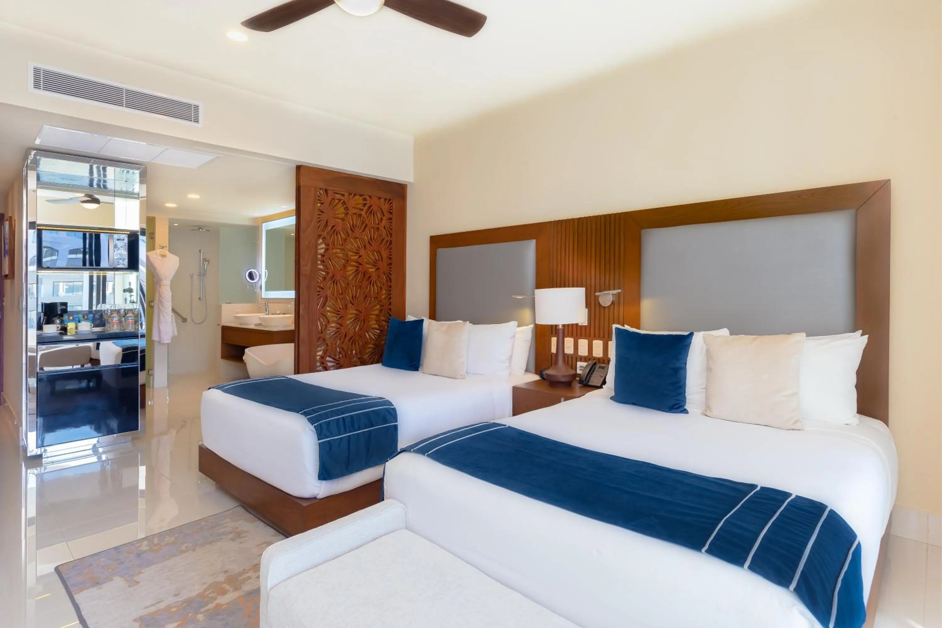 Coffee/tea facilities, Bed in Villa La Valencia Beach Resort & Spa Los Cabos