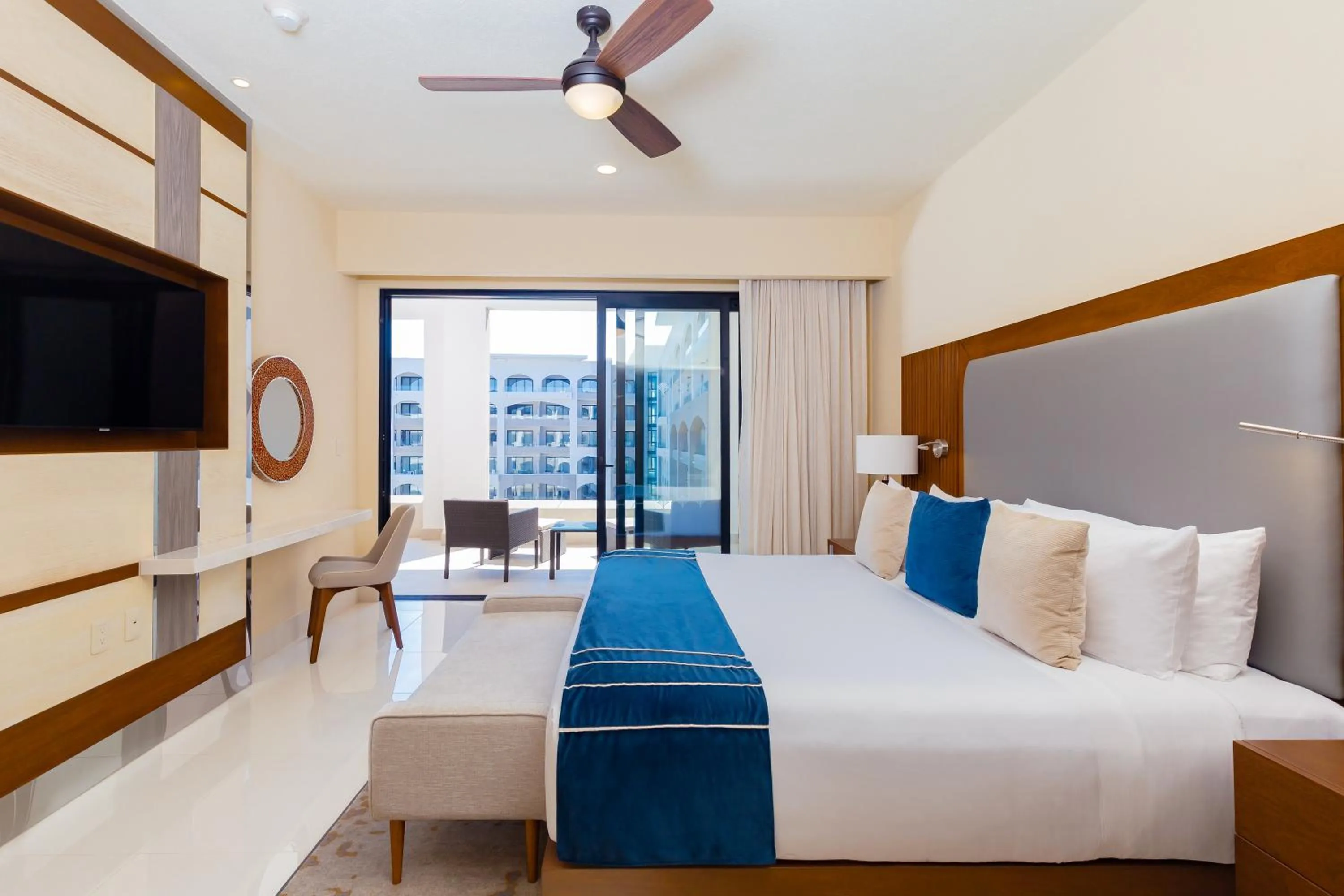 Bed in Villa La Valencia Beach Resort & Spa Los Cabos