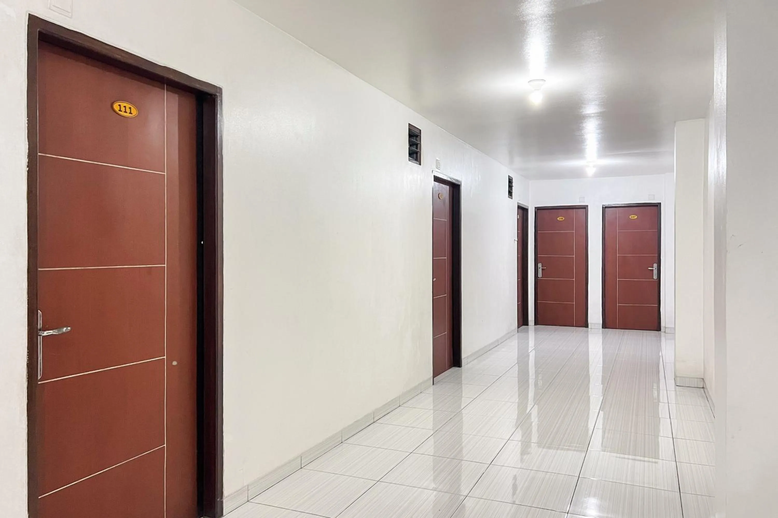 Property building in RedDoorz at Vall Guest House Balikpapan