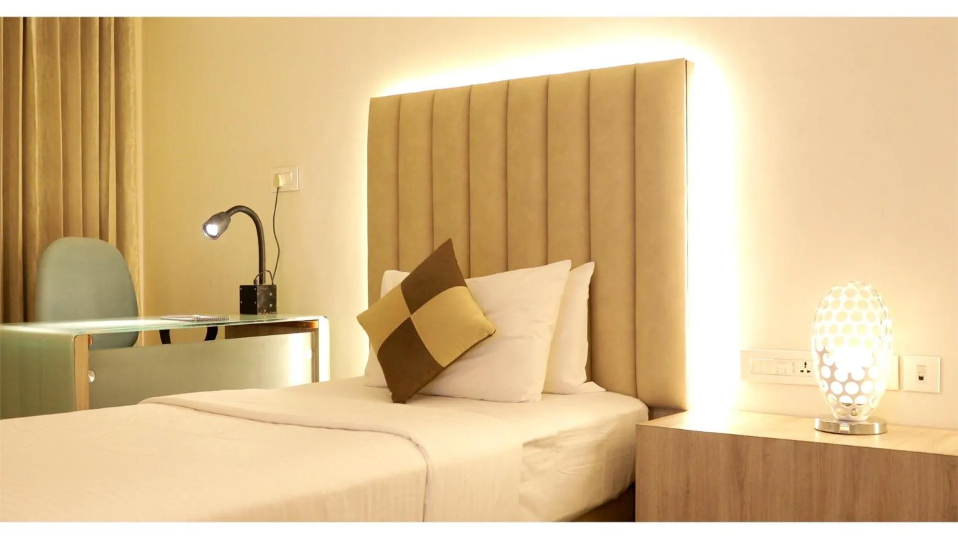 Bed in The Arcadia Coimbatore Airport