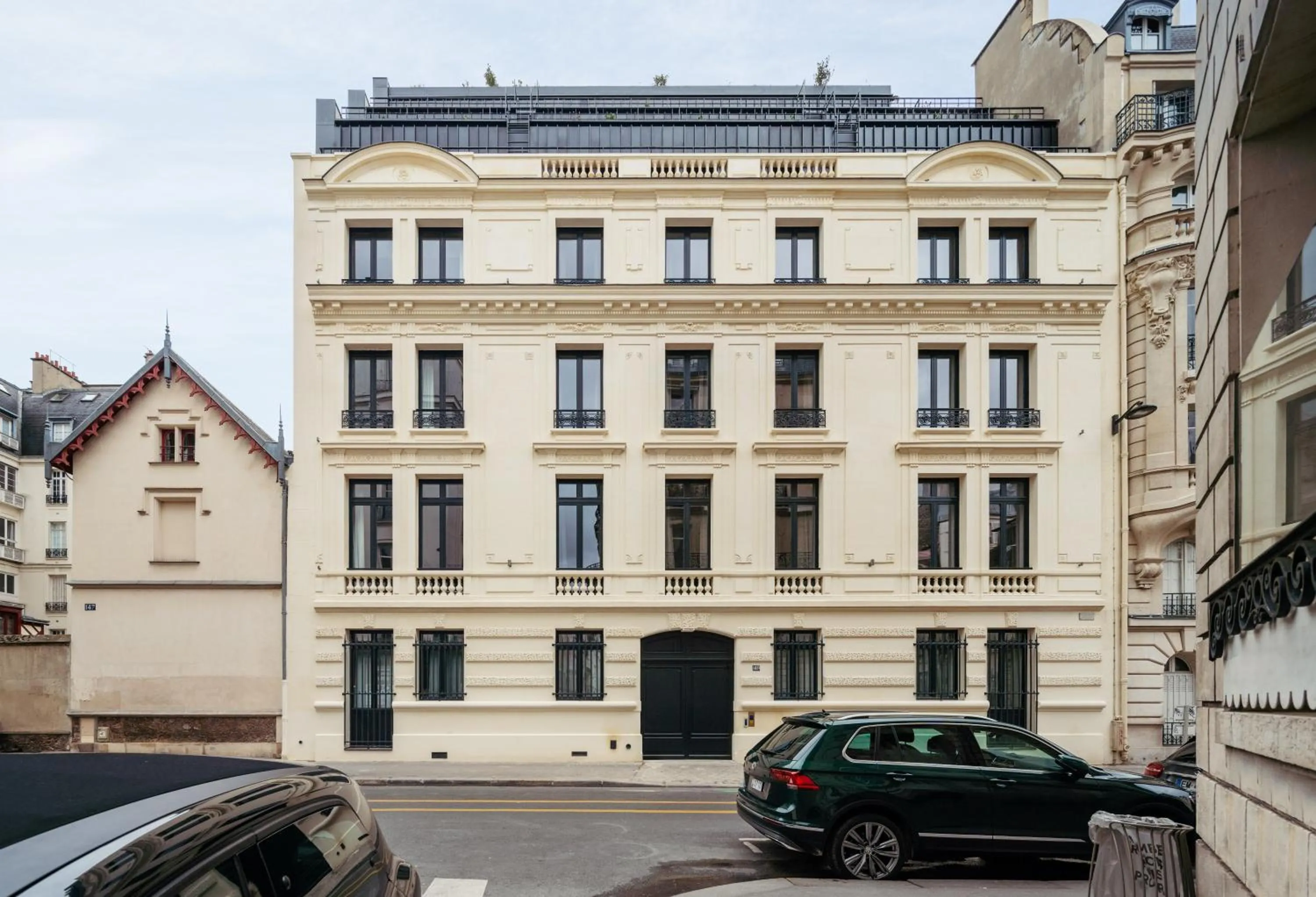 Property building in My Maison In Paris Invalides
