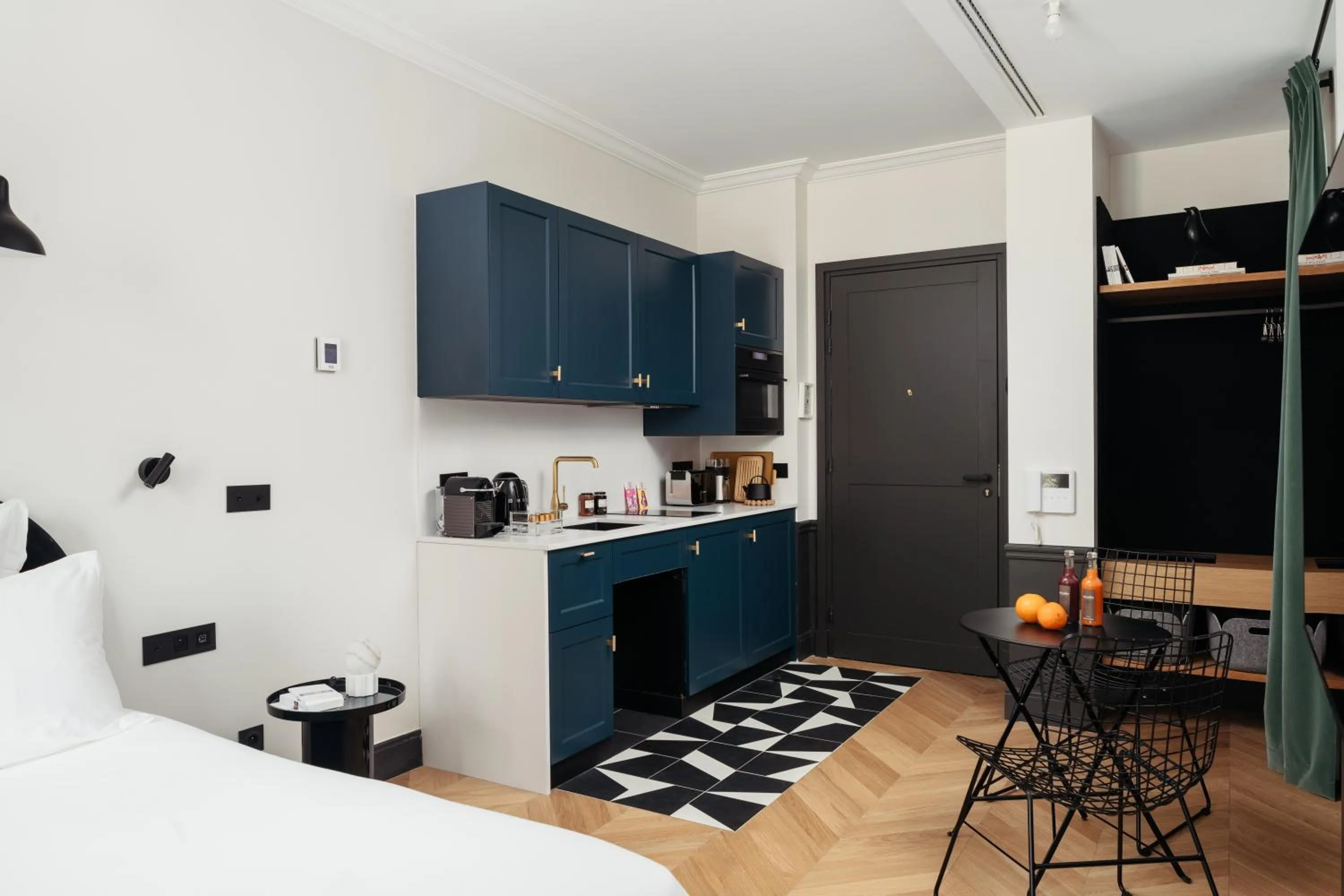 Kitchen or kitchenette in My Maison In Paris Invalides