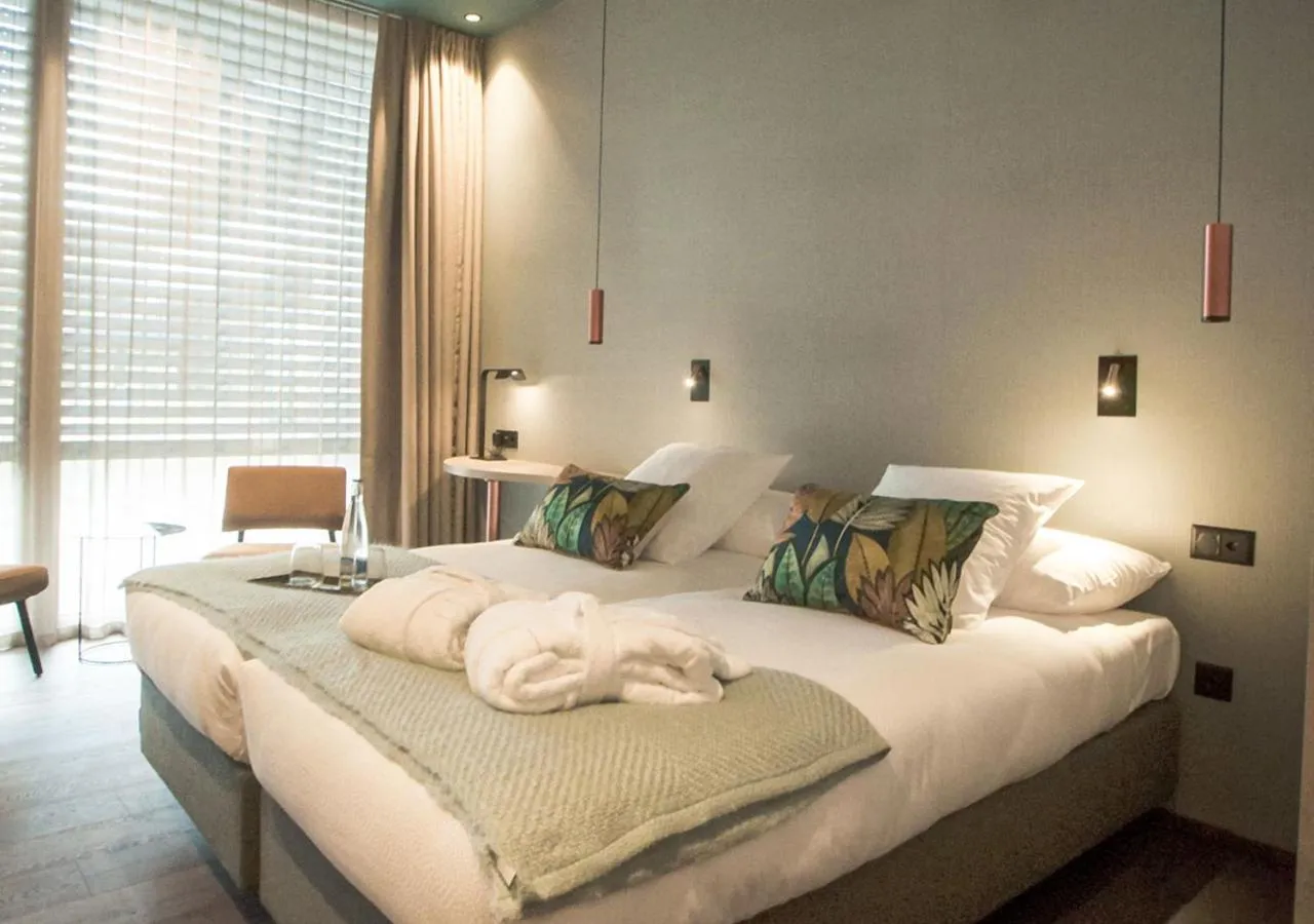 Photo of the whole room in Hôtel Restaurant Port-Conty