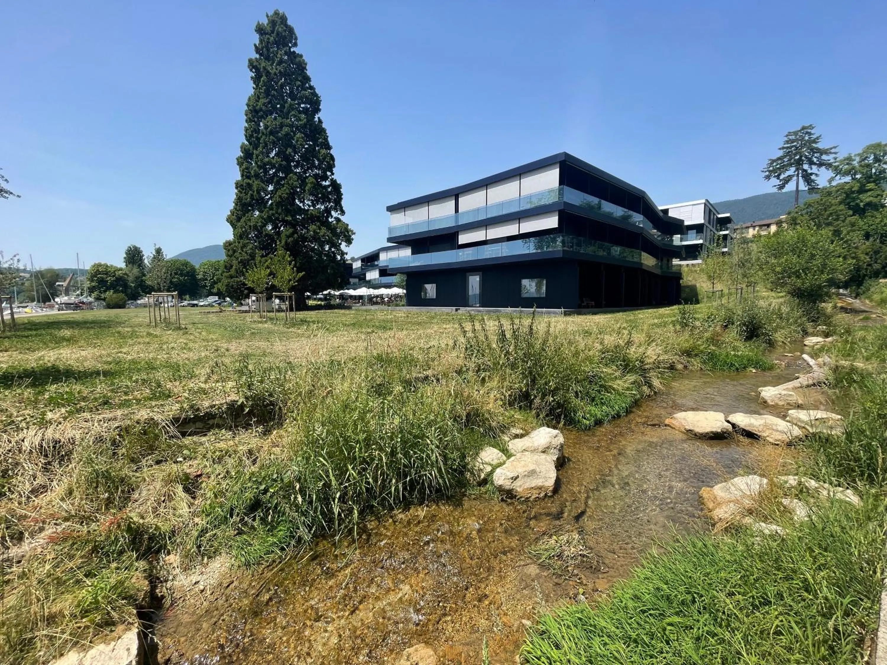 Property building in Hôtel Restaurant Port-Conty