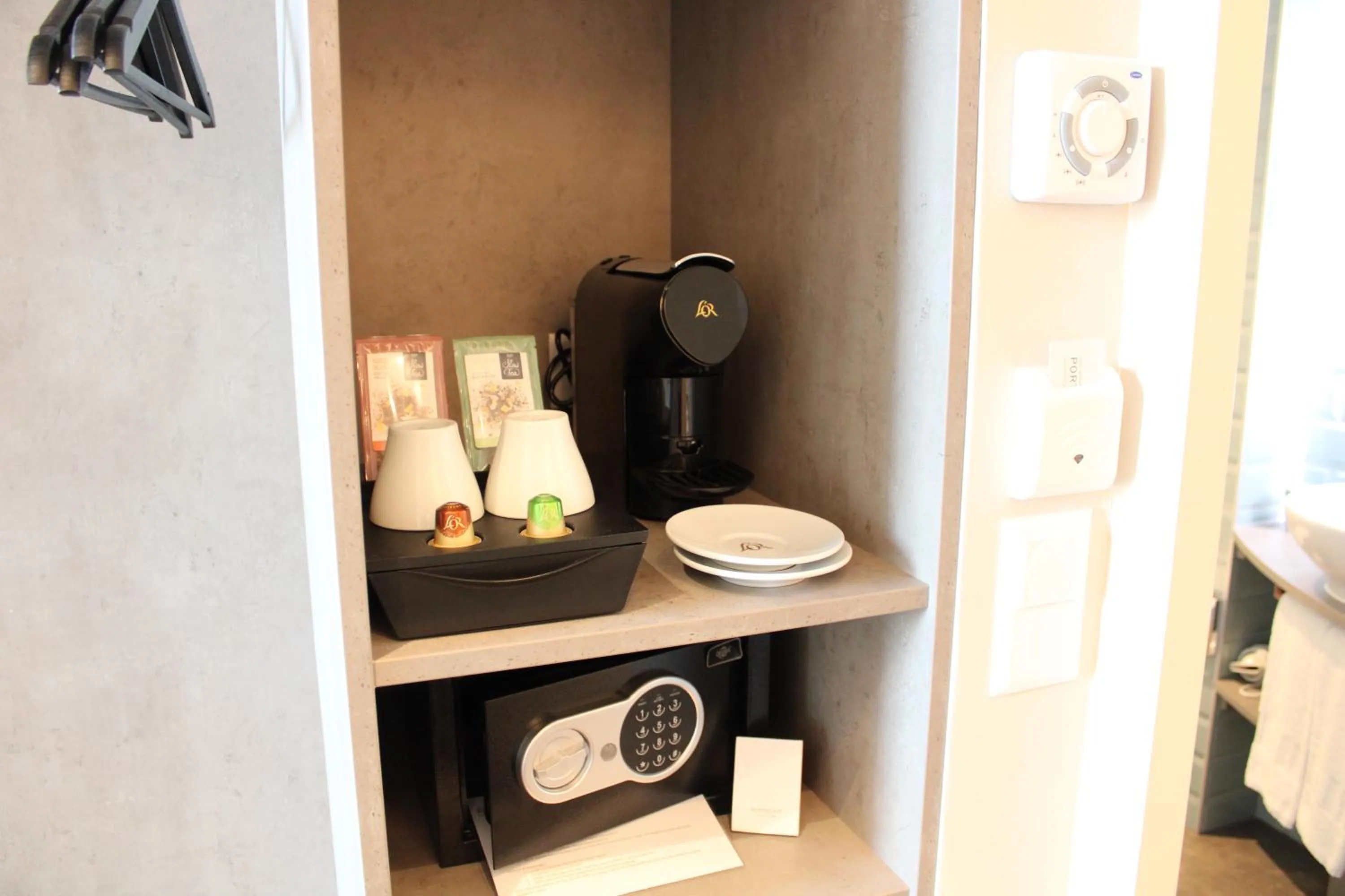 Coffee/tea facilities in Hôtel Restaurant Port-Conty