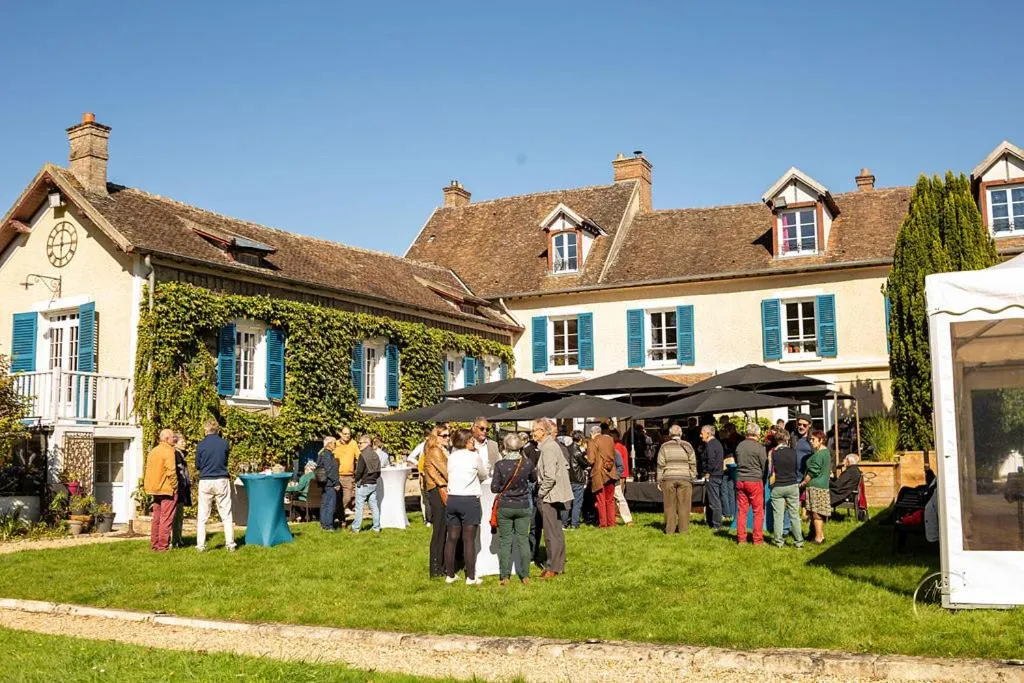 Restaurant/places to eat in Chambre d'hôtes SOPHORA - Les Clés des Lys