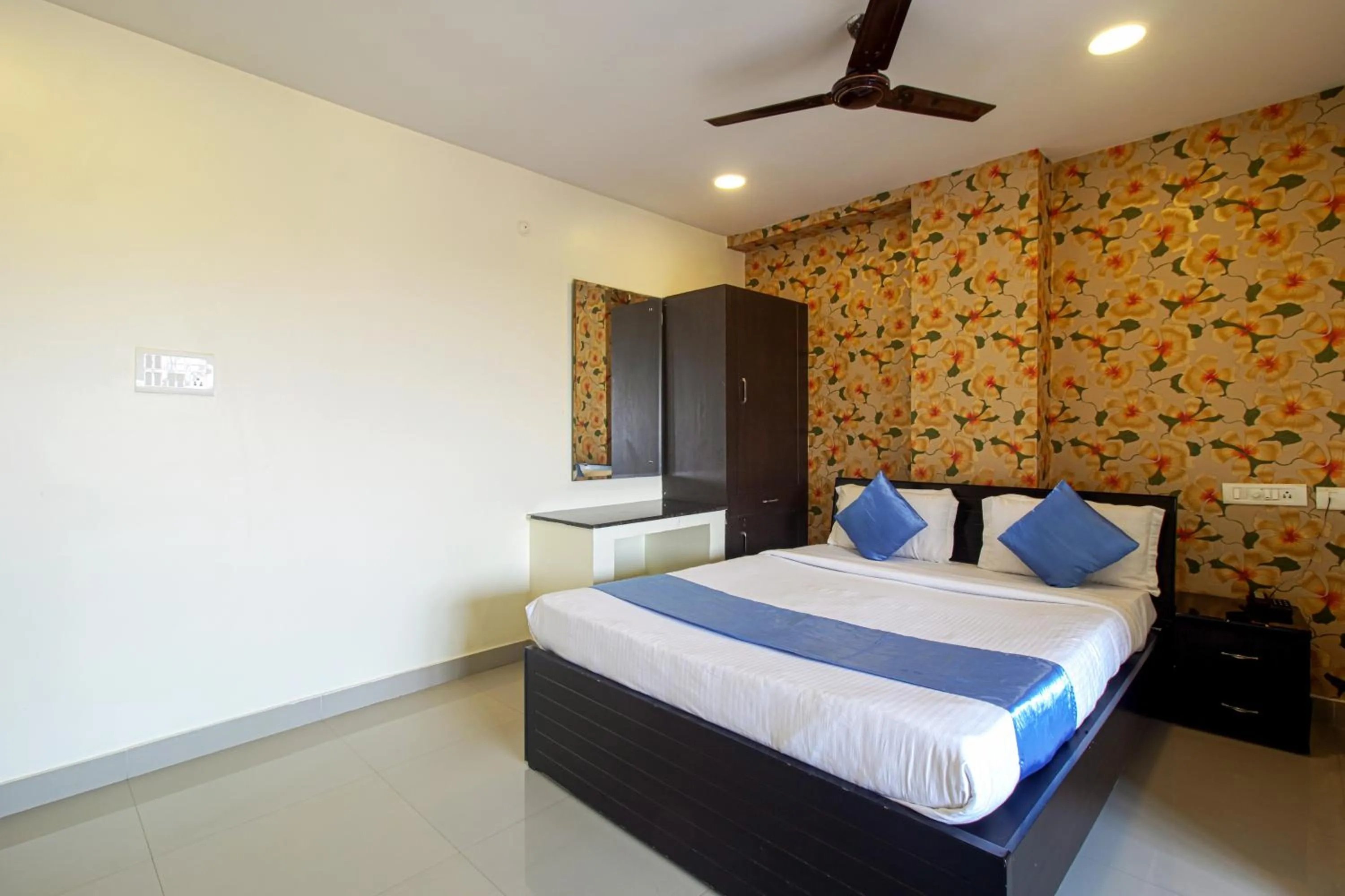 Bed in Hotel NS Royal Emirates With 3Hr Early check in