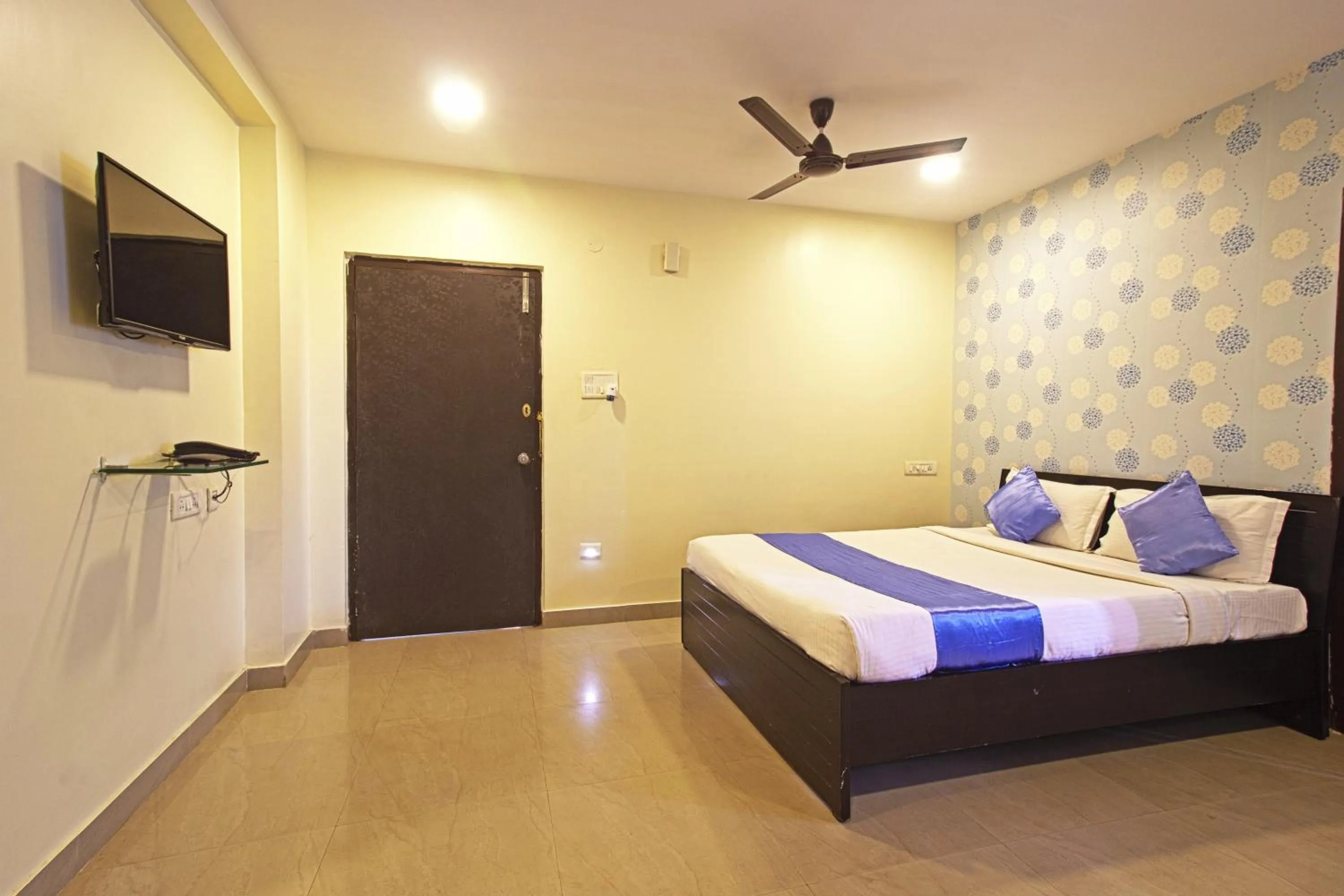 Bed in Hotel NS Royal Emirates With 3Hr Early check in