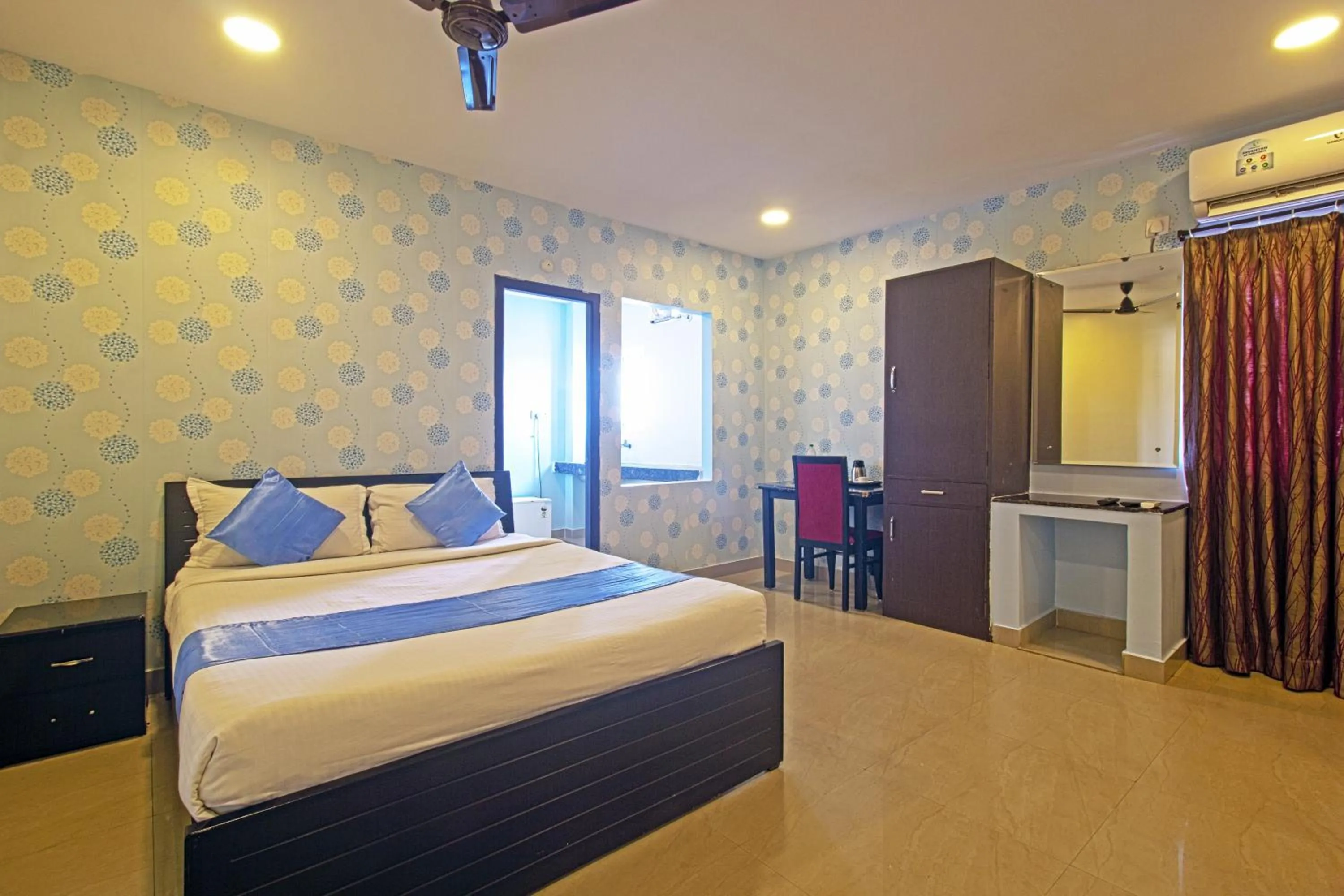 Bedroom, Bed in Hotel NS Royal Emirates With 3Hr Early check in