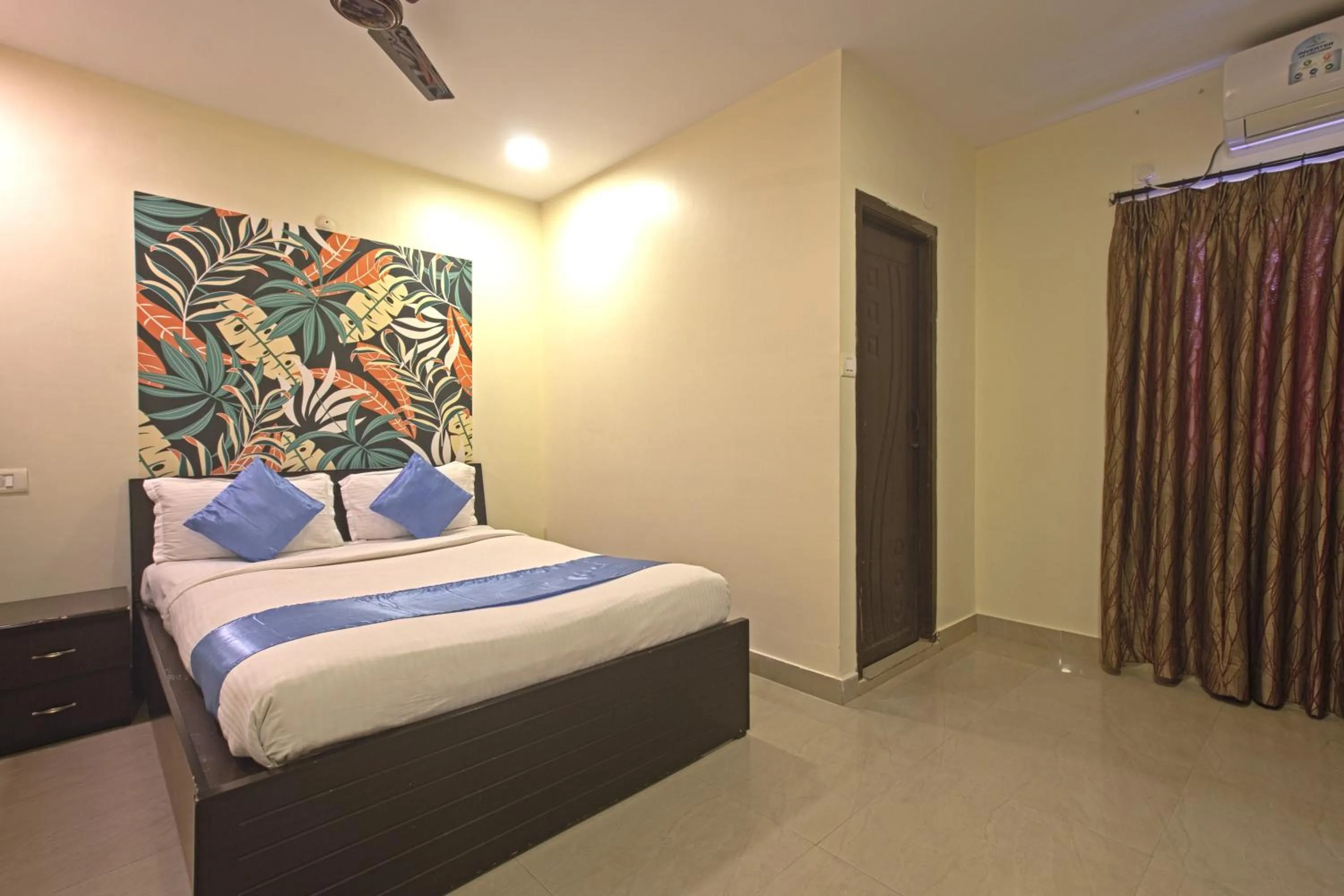 Bedroom, Bed in Hotel NS Royal Emirates With 3Hr Early check in