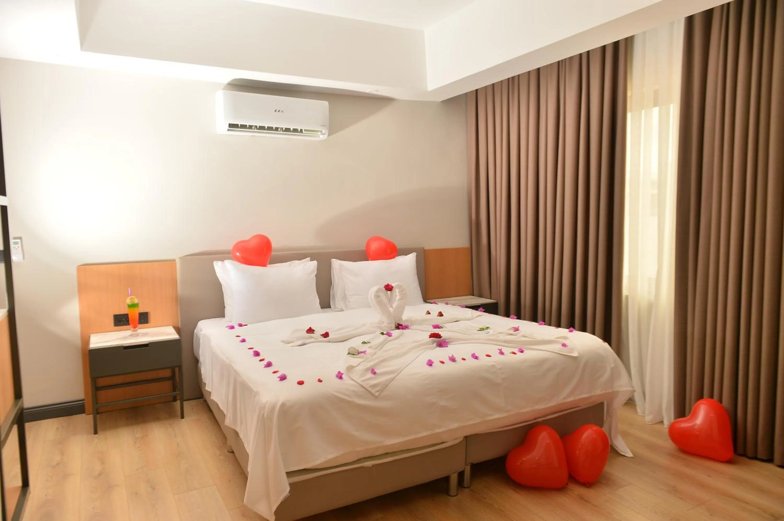 Bedroom, Bed in Miarosa Kemer Beach