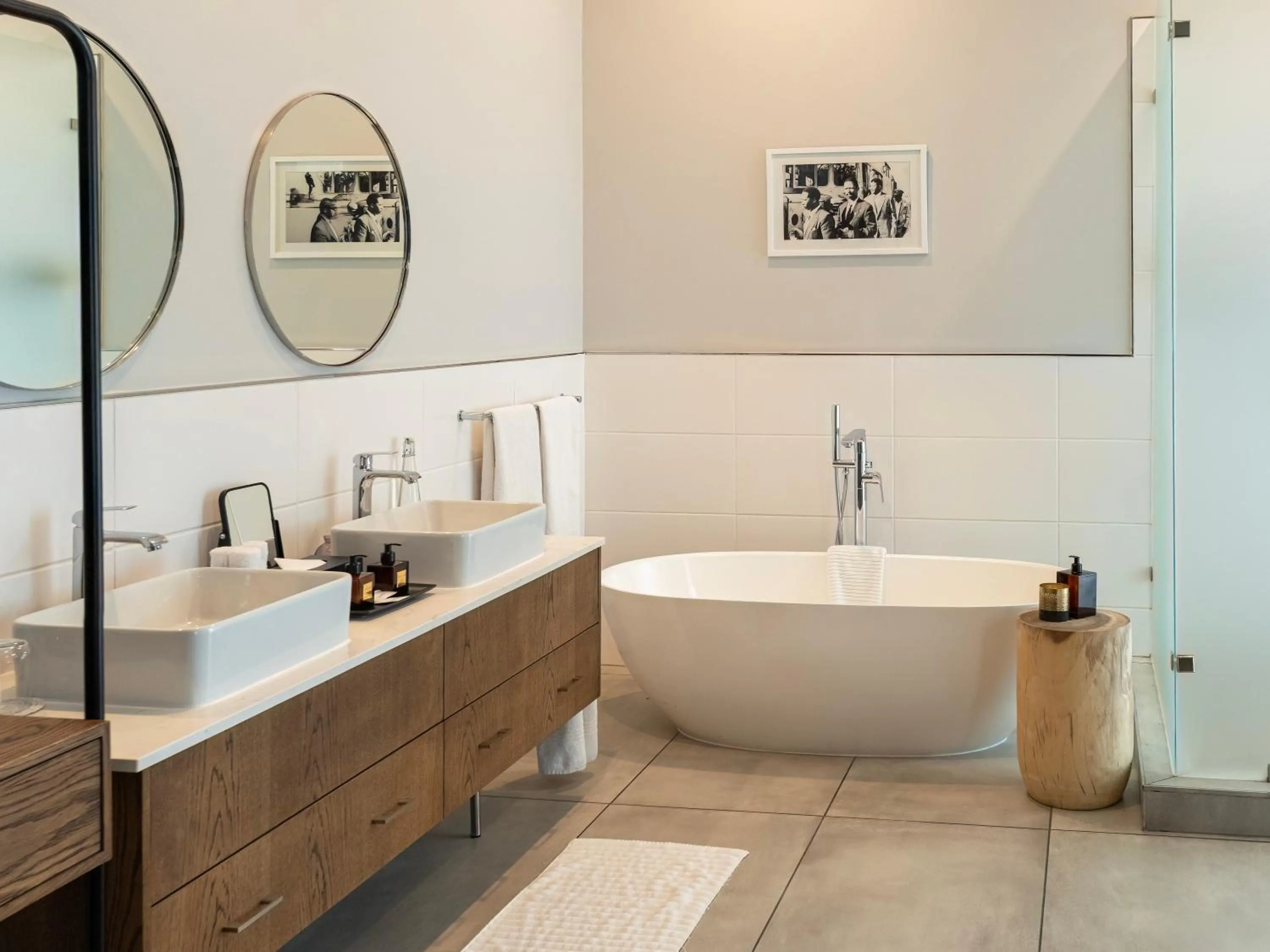 Bath in Sanctuary Mandela