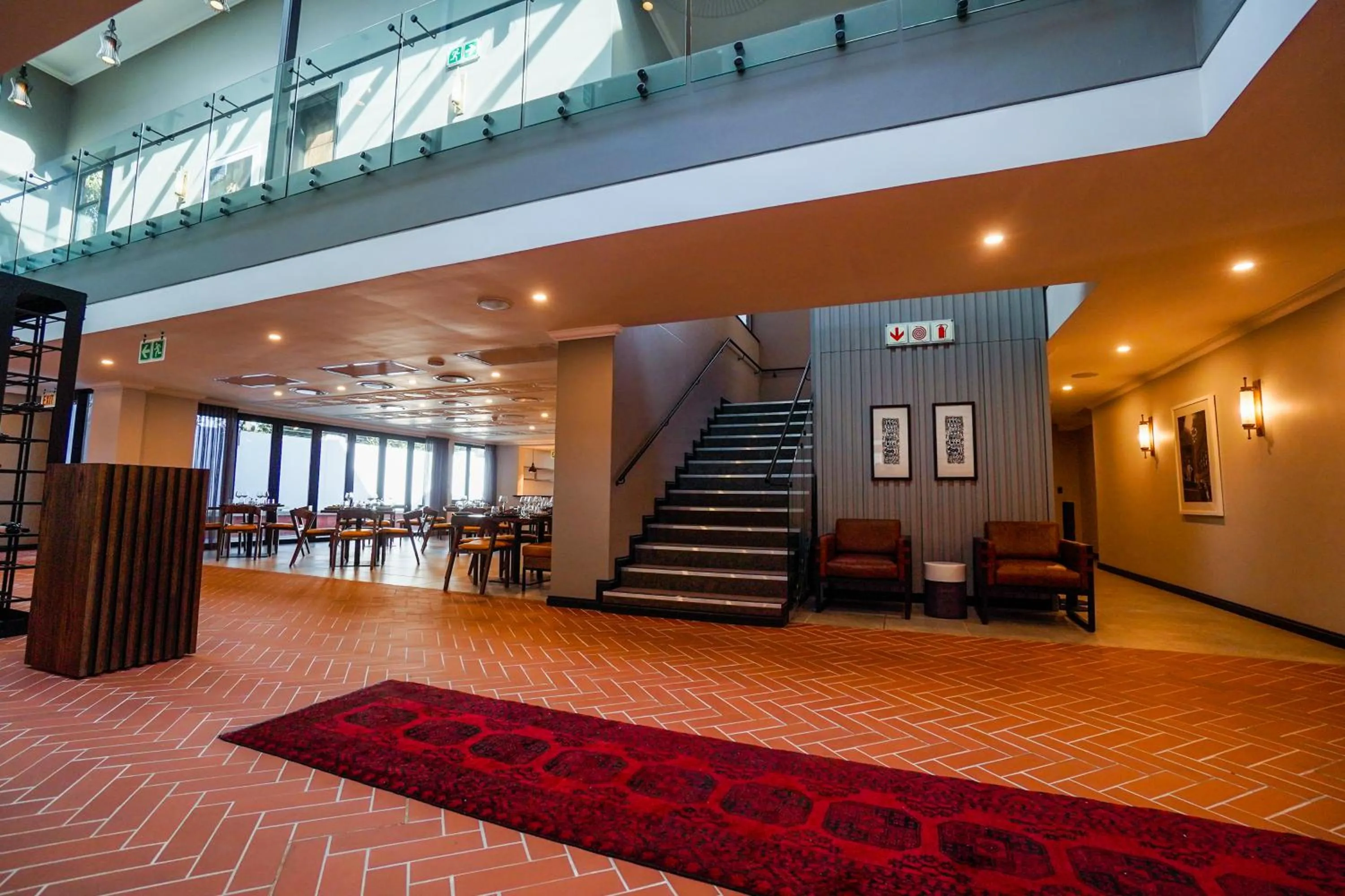 Restaurant/places to eat in Sanctuary Mandela