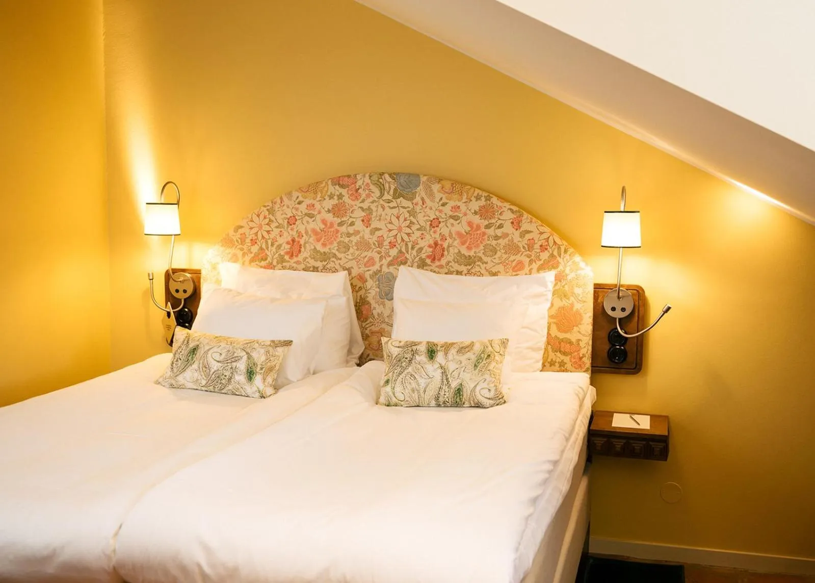 Bed in Hotel Ruth, WorldHotels Crafted