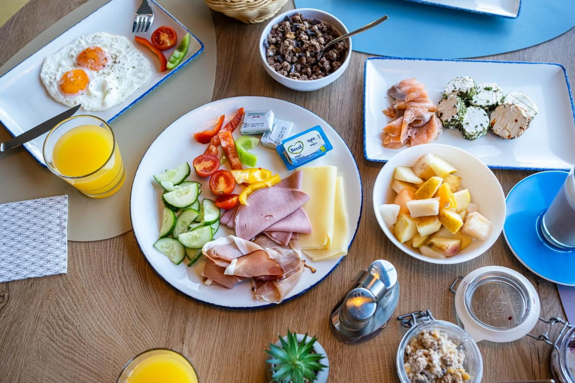 Breakfast in Aiden by Best Western Stadtgut Hotel Steyr - FREE PARKING