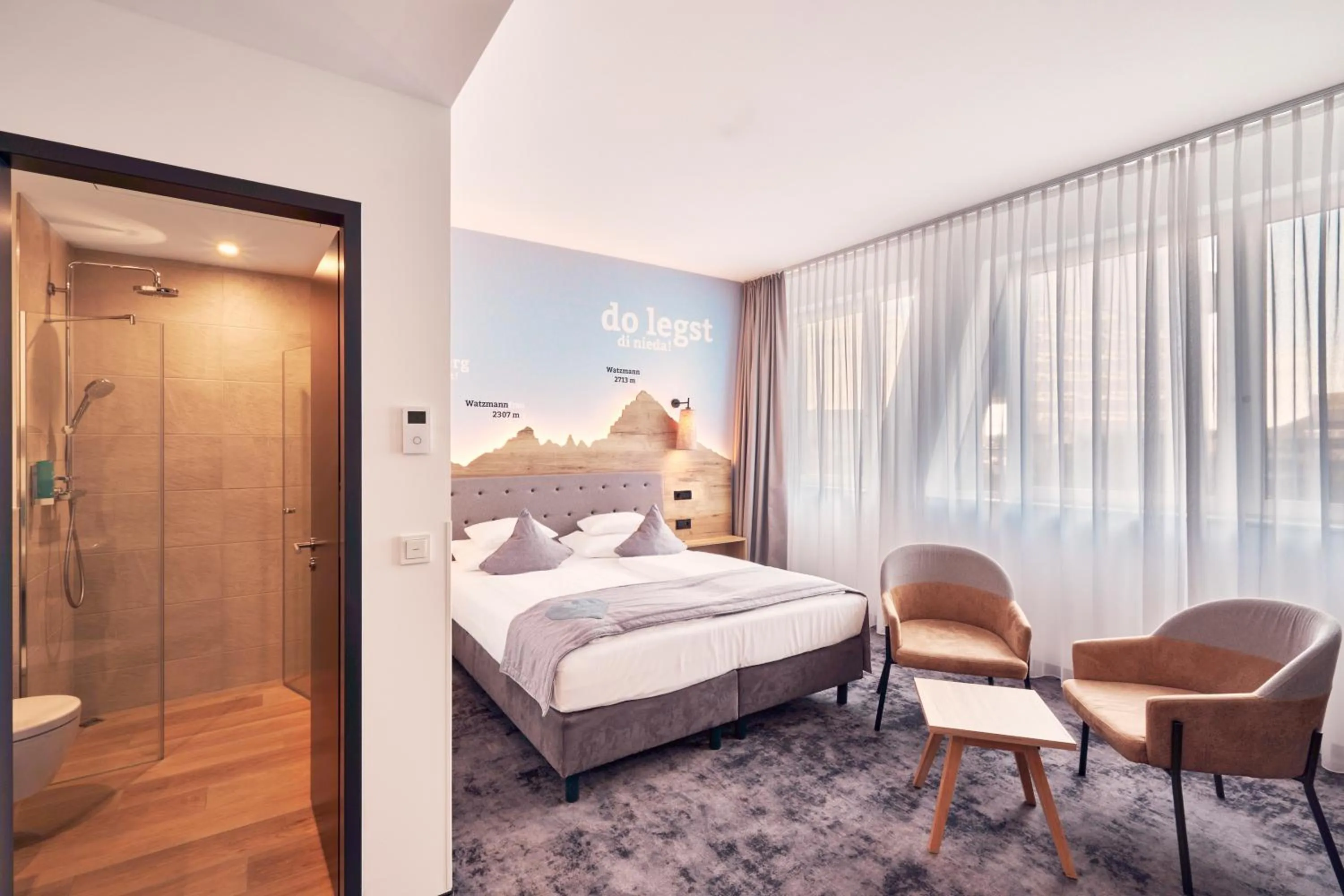 Seating area, Bed in Best Western Hotel Arabellapark Muenchen