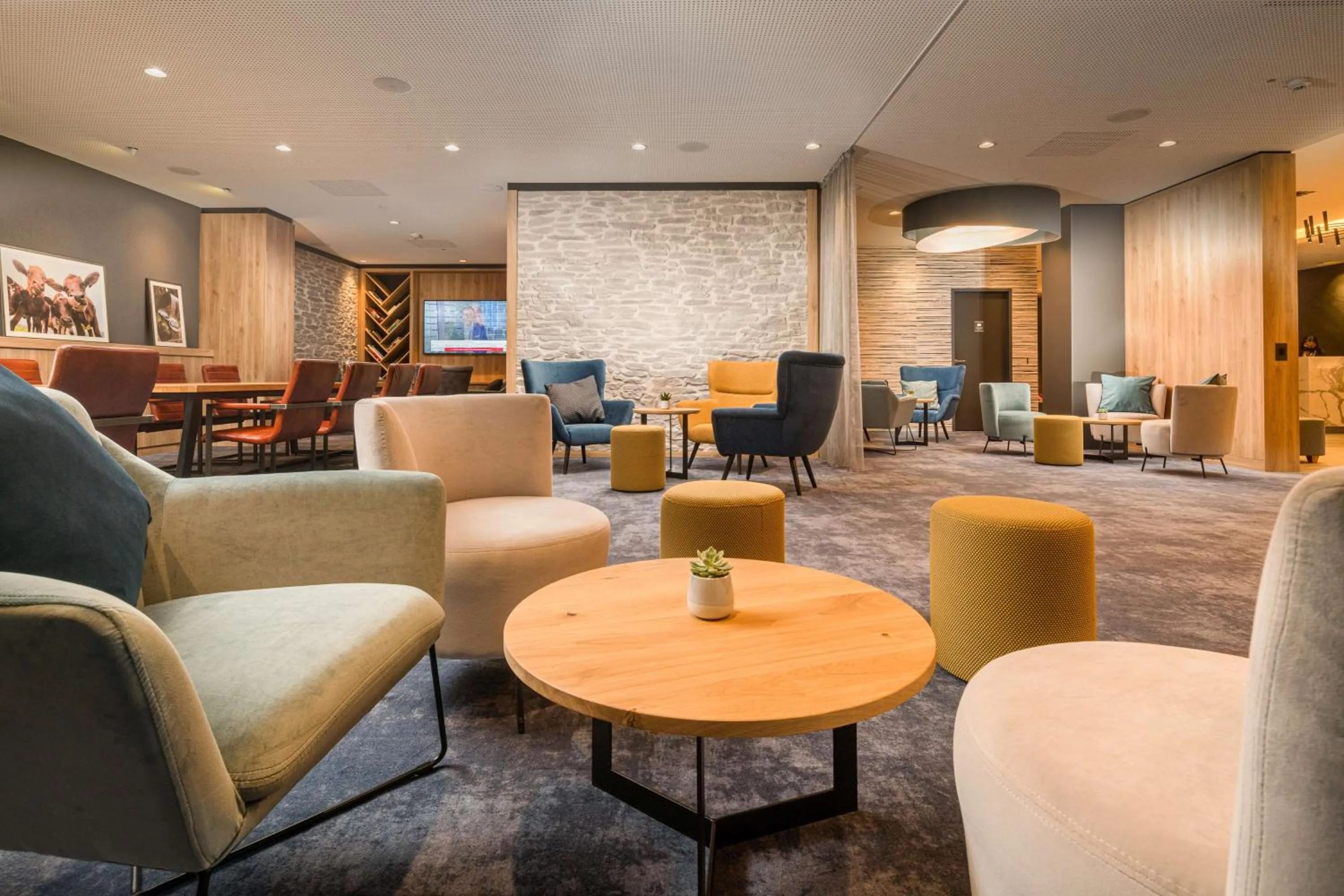Lounge or bar in Best Western Hotel Arabellapark Muenchen