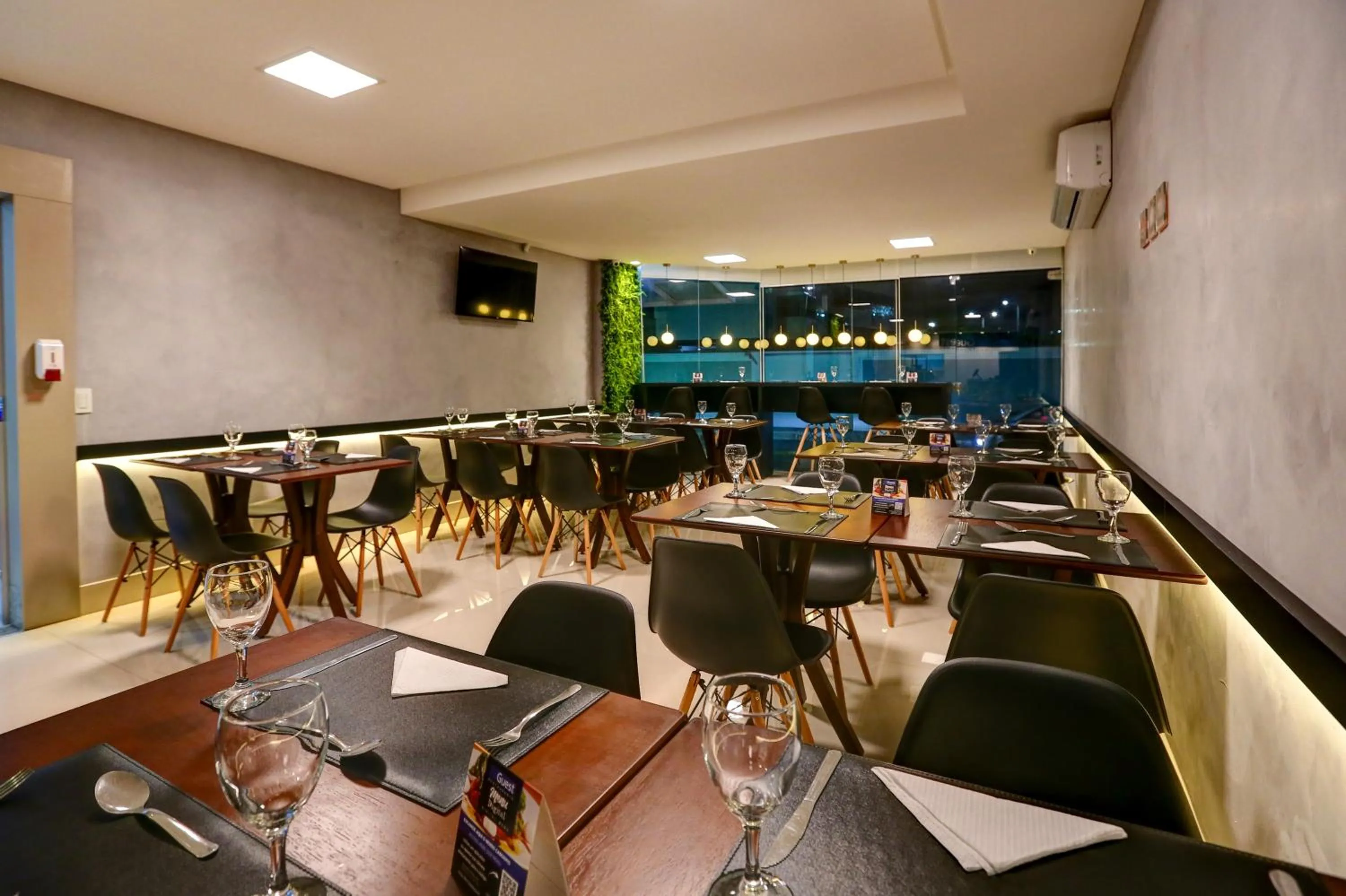 Restaurant/places to eat in Transamerica Fit Vitória Praia de Camburi