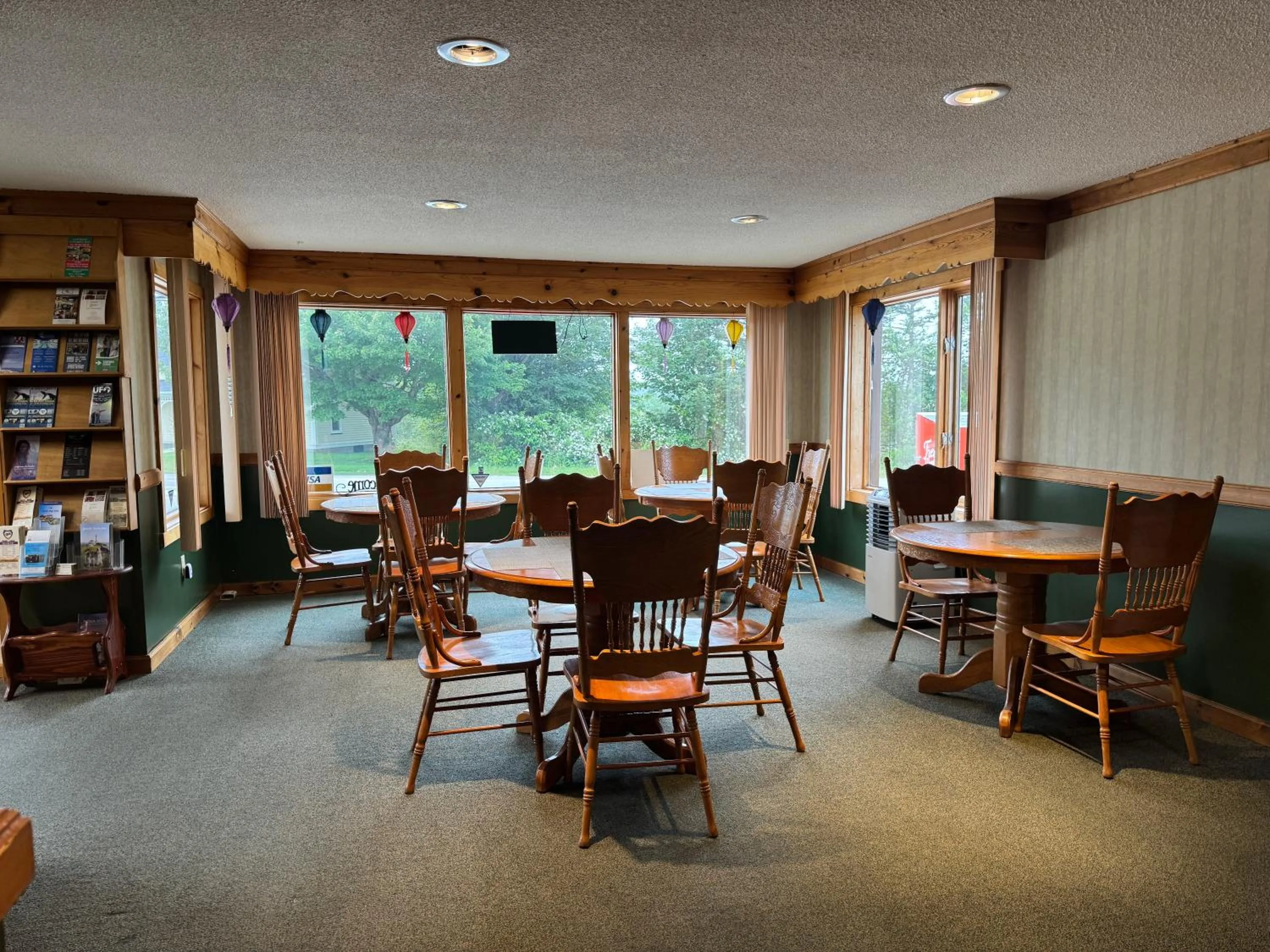 Restaurant/places to eat in New Age Inn - Voyageur