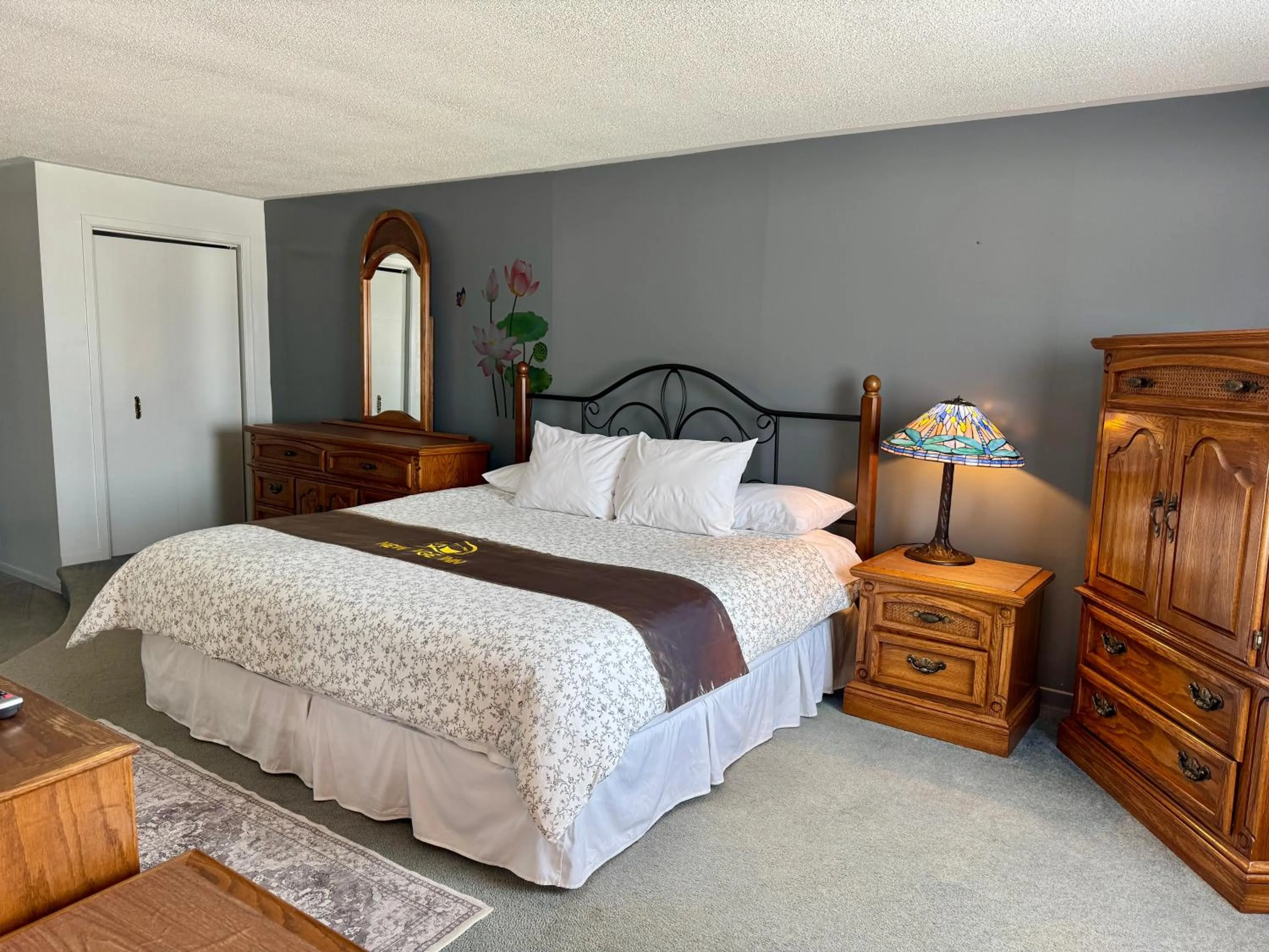 Bed in New Age Inn - Voyageur