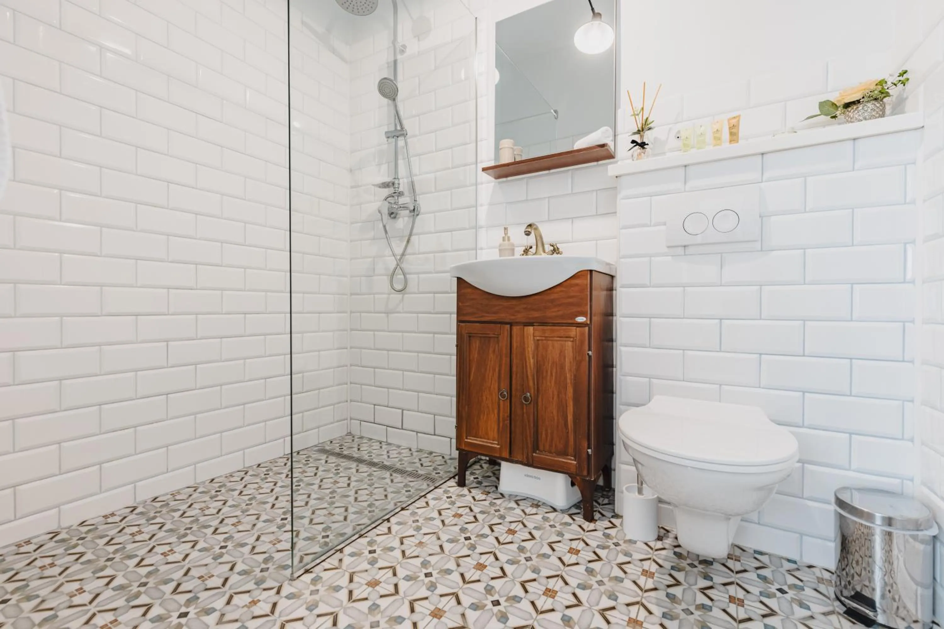 Shower in ALBERT RESIDENCE Brasov with complimentary parking off site