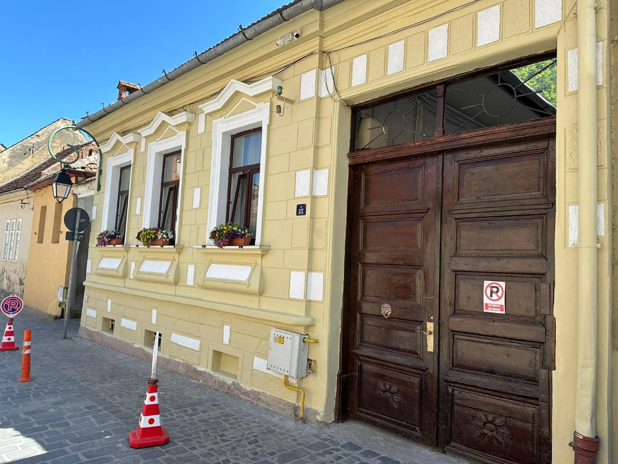 Property building in ALBERT RESIDENCE Brasov with complimentary parking off site