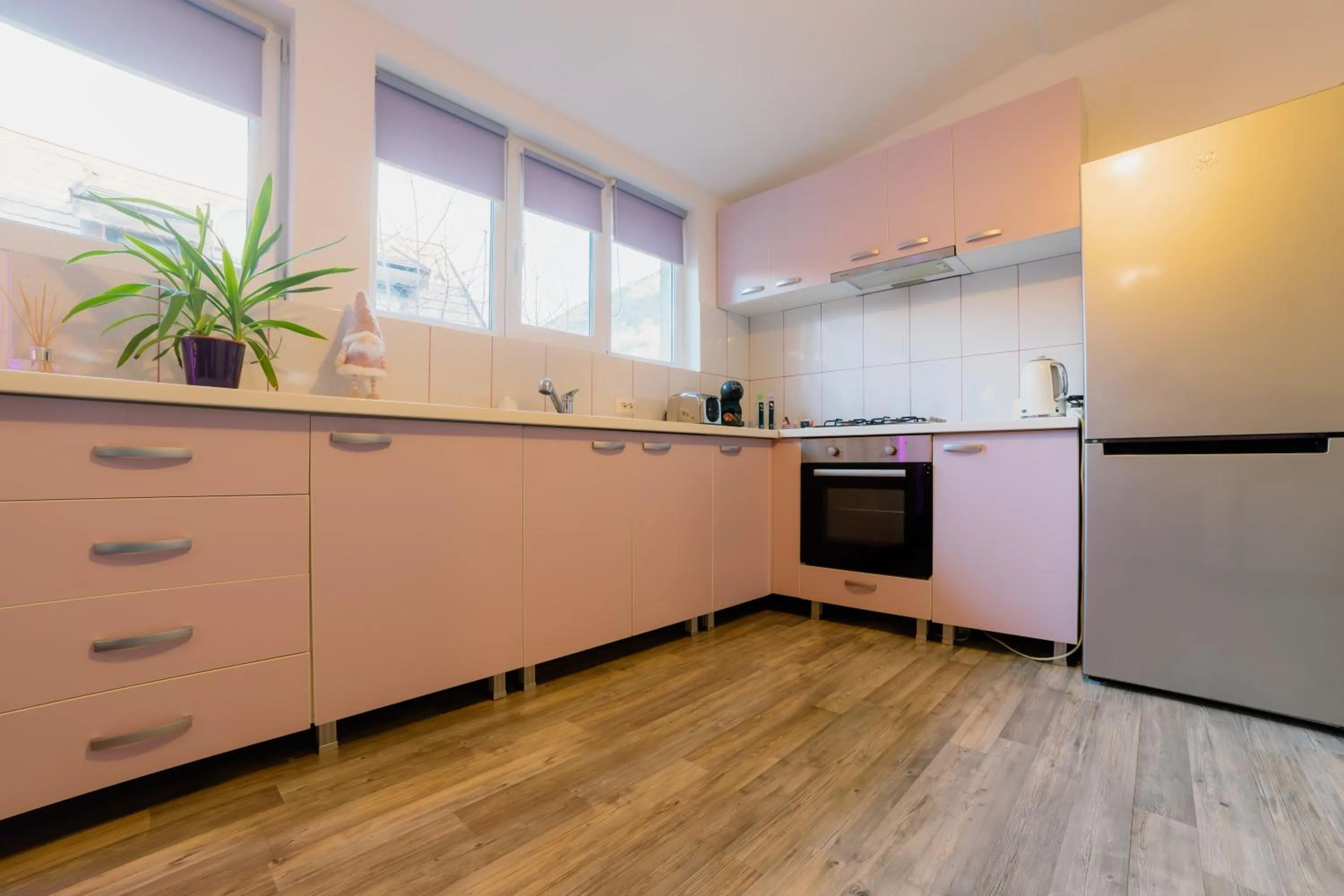 Kitchen or kitchenette in ALBERT RESIDENCE Brasov with complimentary parking off site