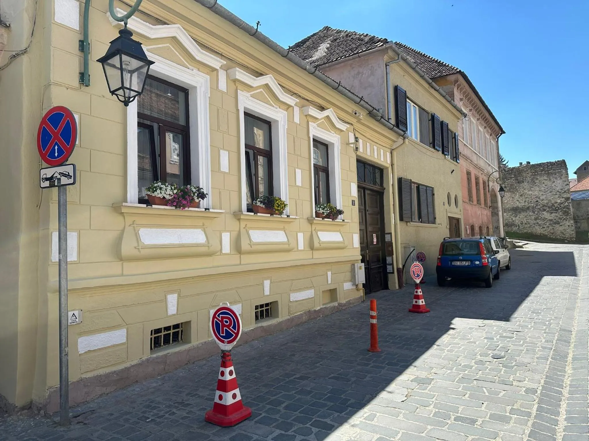 Property building in ALBERT RESIDENCE Brasov with complimentary parking off site