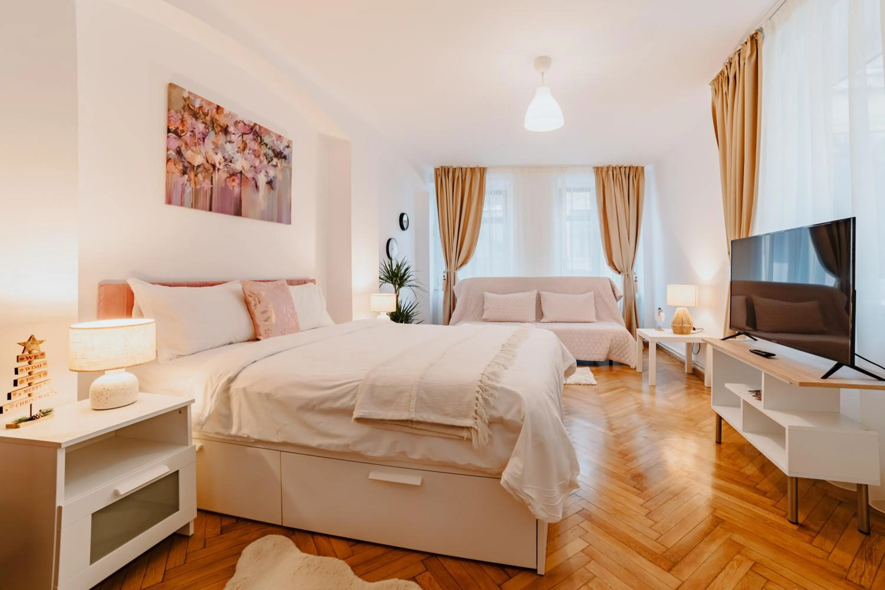 Bed in ALBERT RESIDENCE Brasov with complimentary parking off site