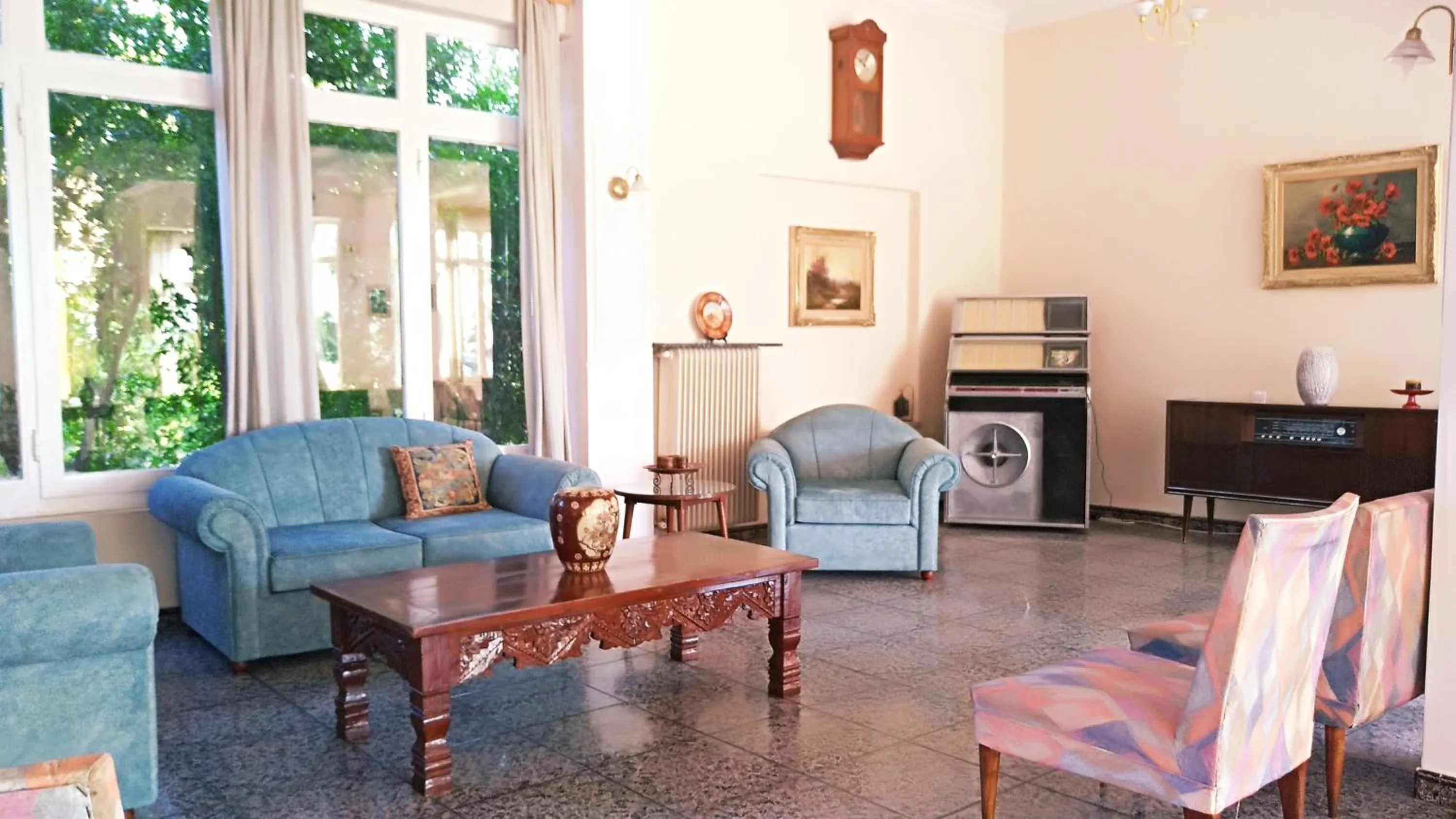 Living room in Nireus Hotel