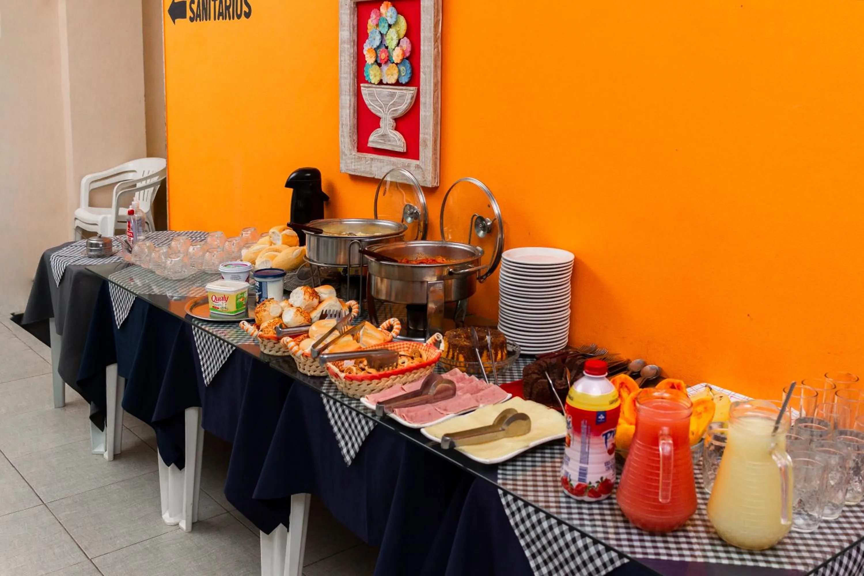 Food and drinks in VOA Pousada Bem Estar